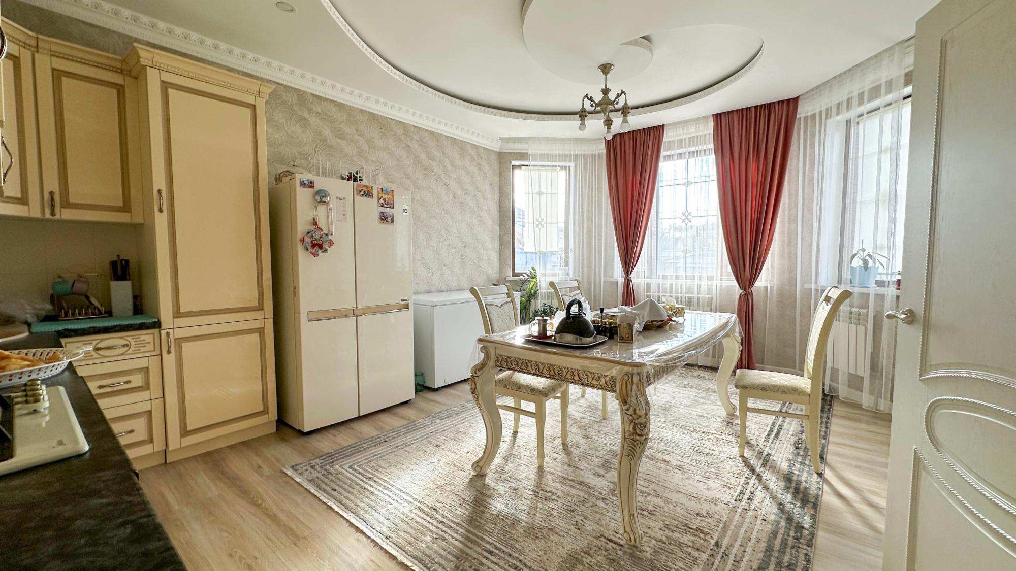 5-комнантный квартира, 180.0 м²,Жастар за 64 000 000