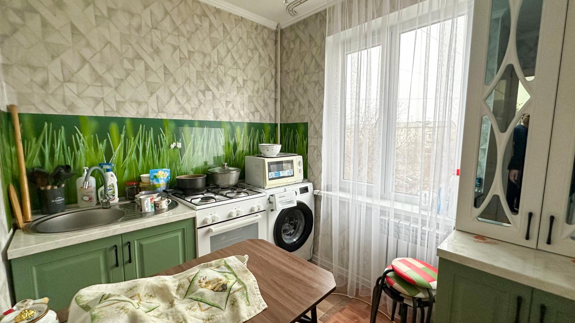 3-комнантная квартира, 56.0 м²,4 мкр за 20 300 000