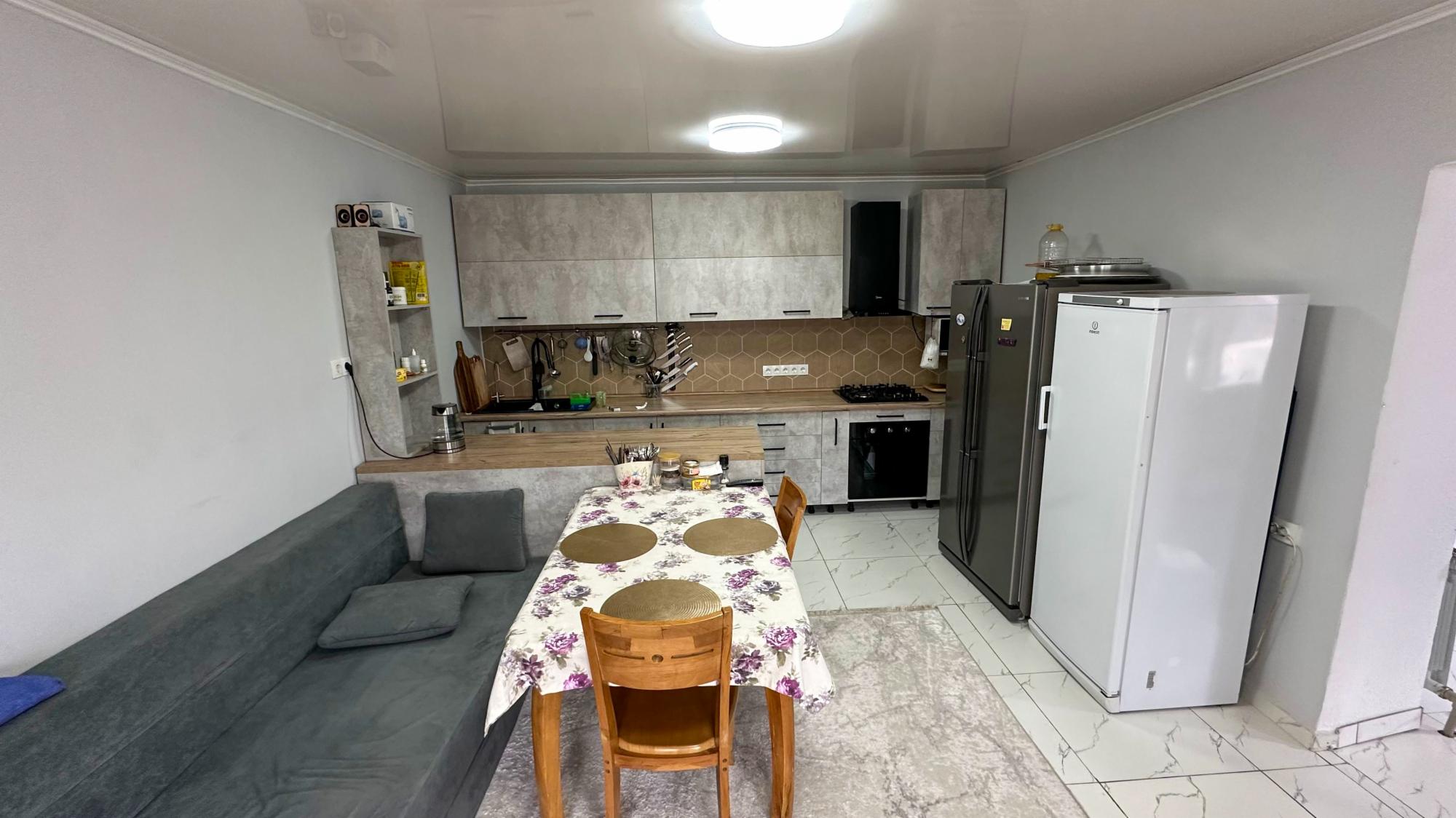 4-комнантный квартира, 140.0 м²,Аксуйская за 50 000 000