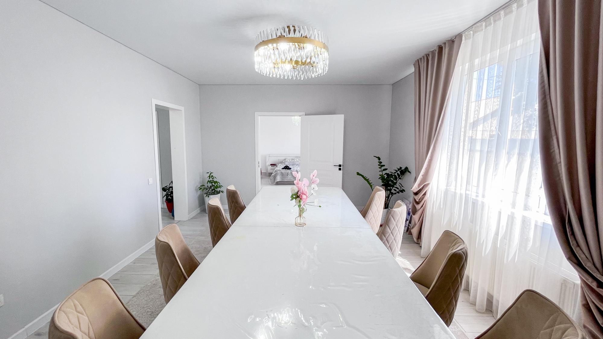 6-комнантный квартира, 170.5 м²,Нахимова за 65 000 000