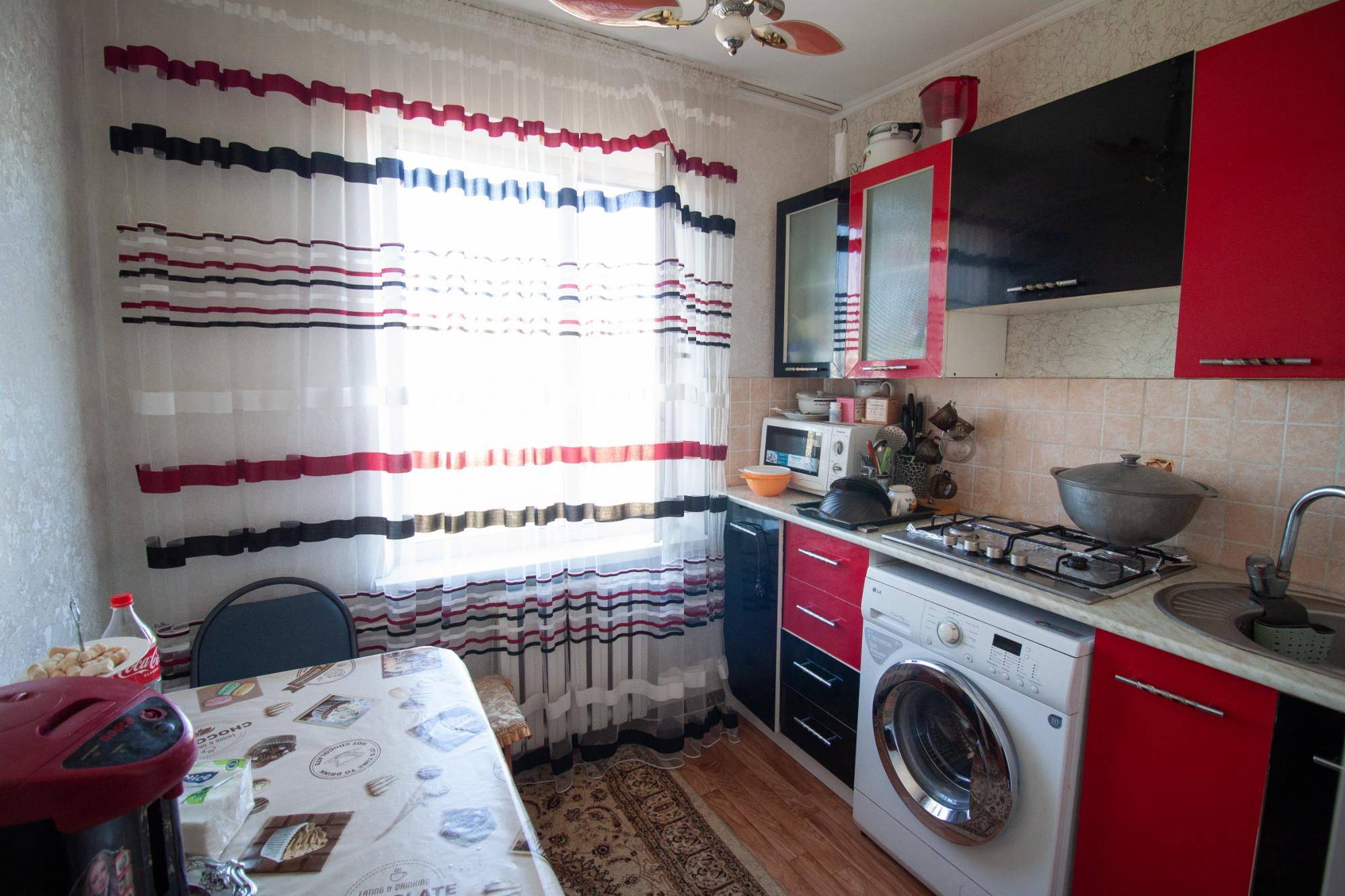 3-комнантная квартира, 56.0 м²,мкр Самал за 17 300 000