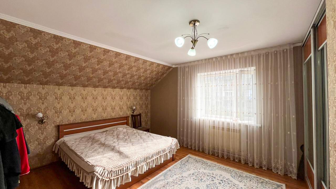 6-комнантный квартира, 198.0 м²,Центр за 65 000 000