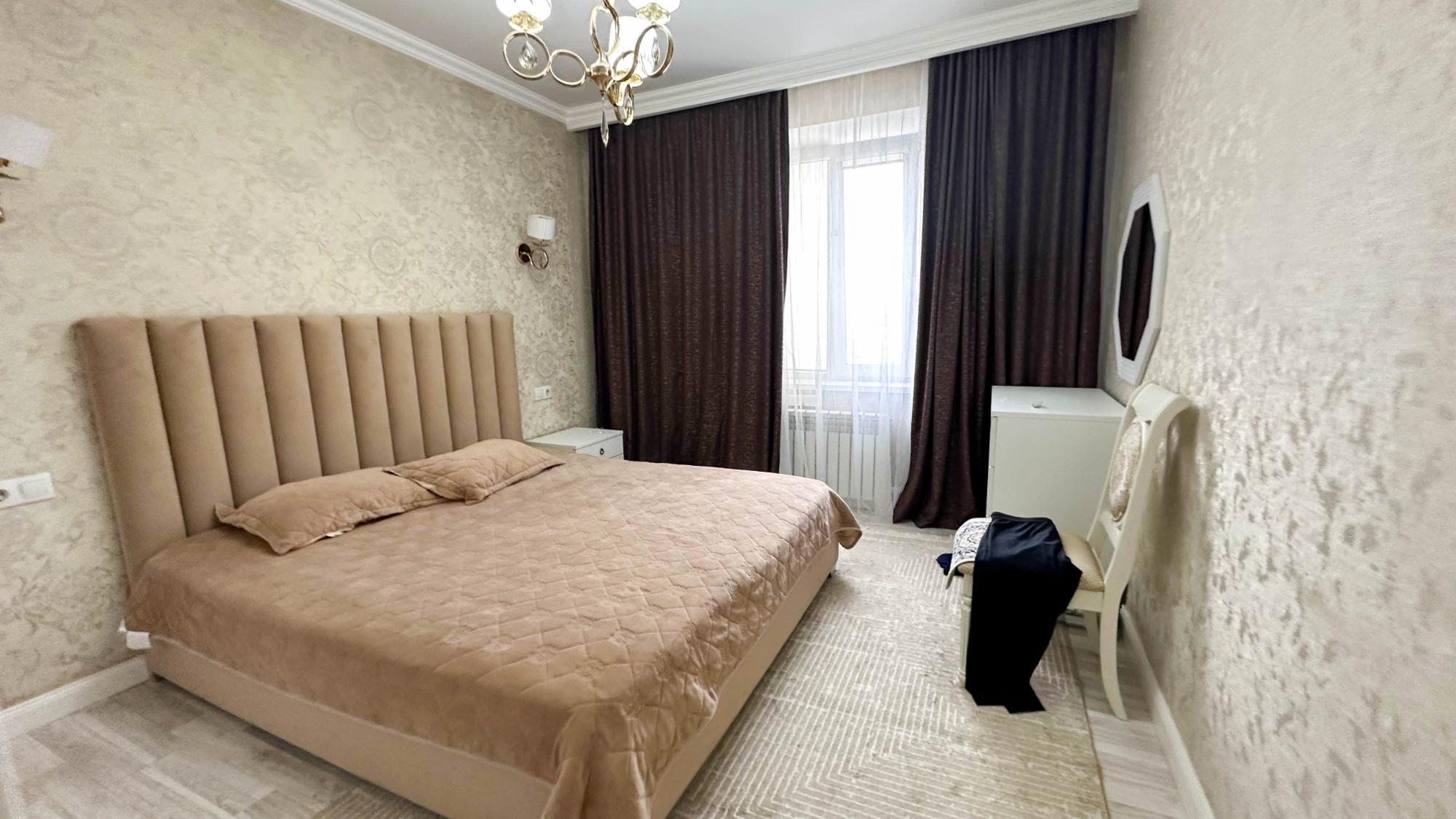 5-комнантная квартира, 141.5 м²,мкр Бирлик за 51 000 000