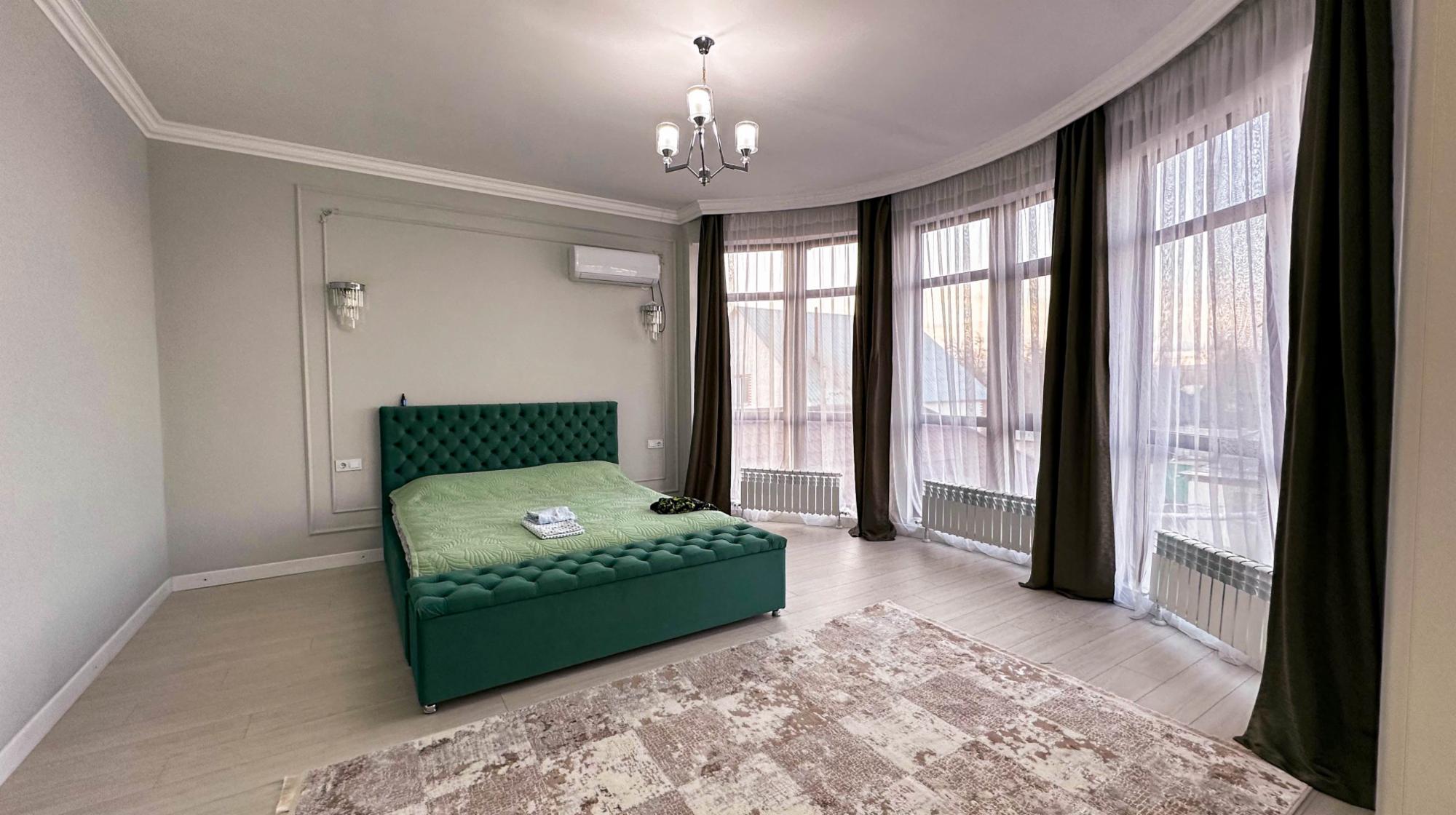 7-комнантный квартира, 323.0 м²,Избасарова за 100 000 000