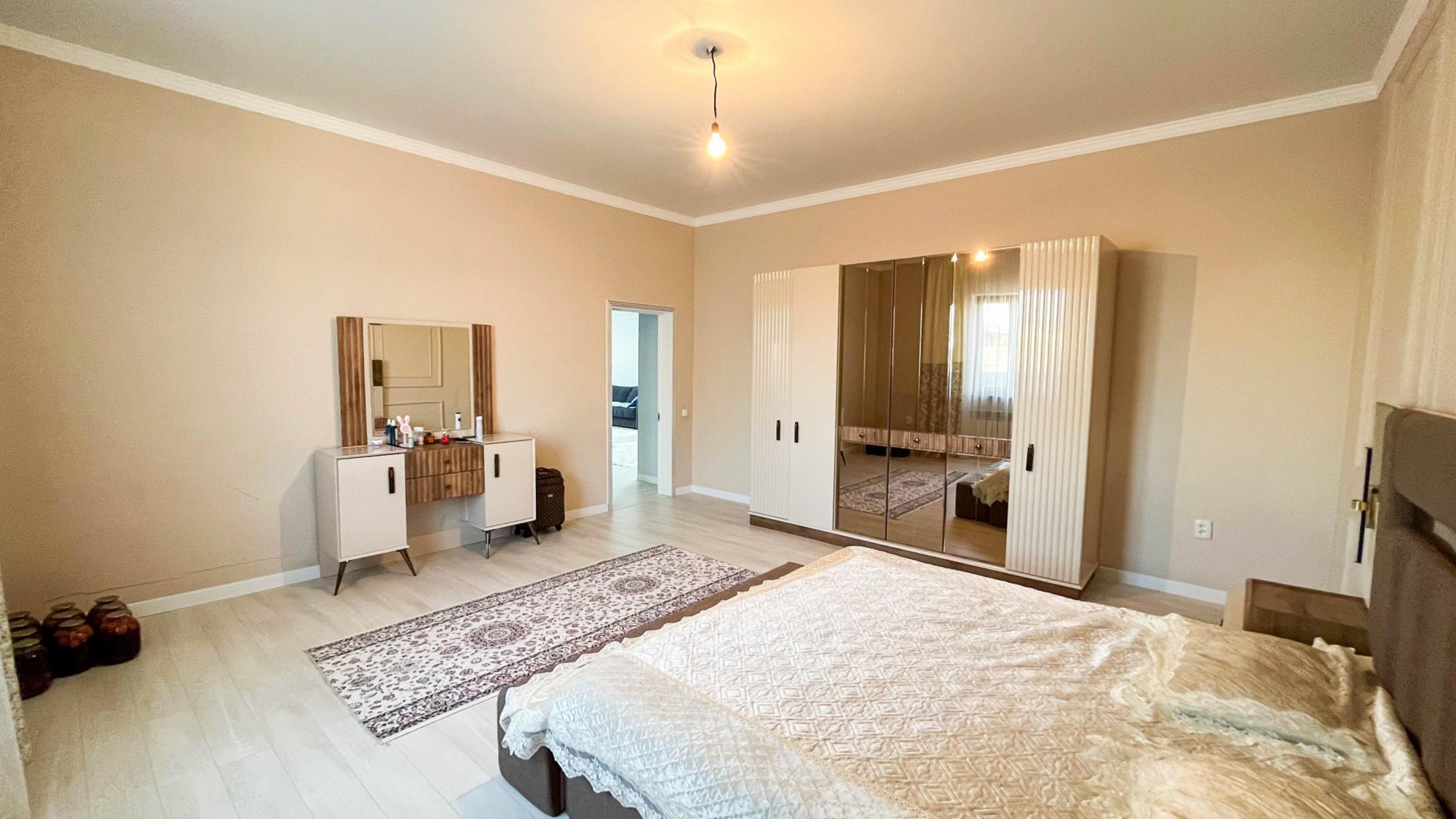 5-комнантный квартира, 226.0 м²,Амангельды за 45 000 000