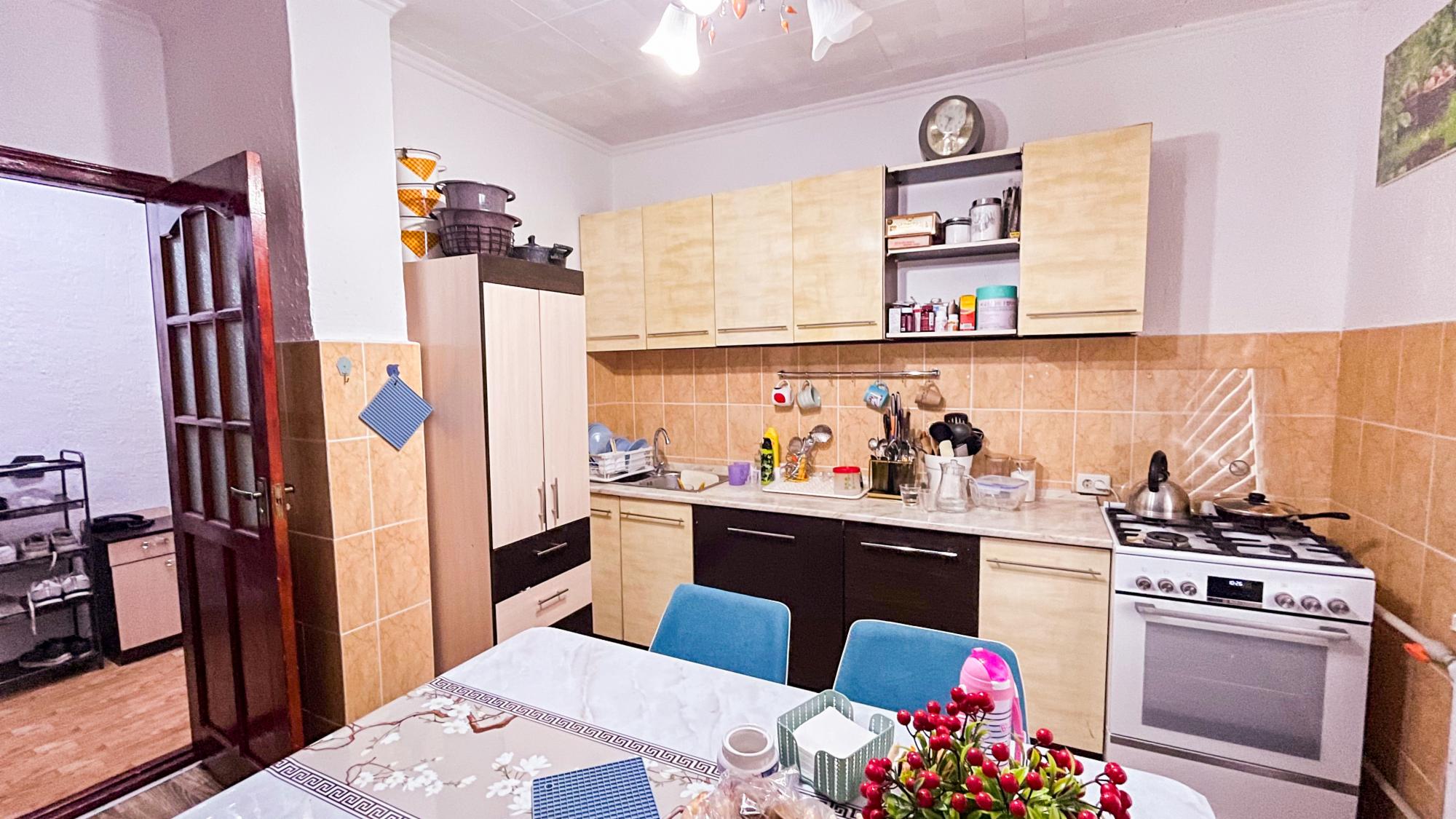 5-комнантная квартира, 108.0 м²,мкр Мушелтой за 27 500 000