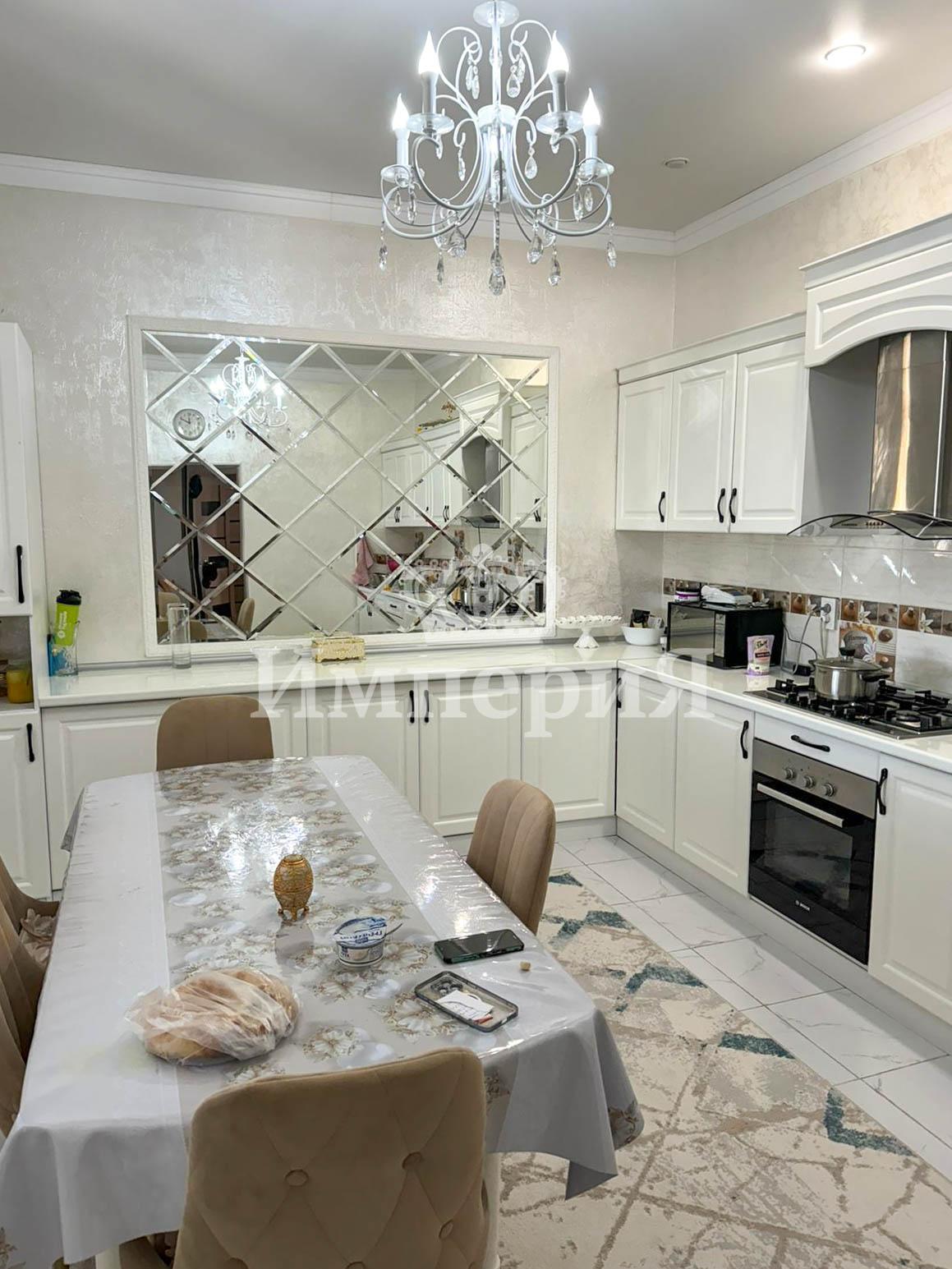 5-комнантный квартира, 170.0 м²,Абубакирова за 32 000 000