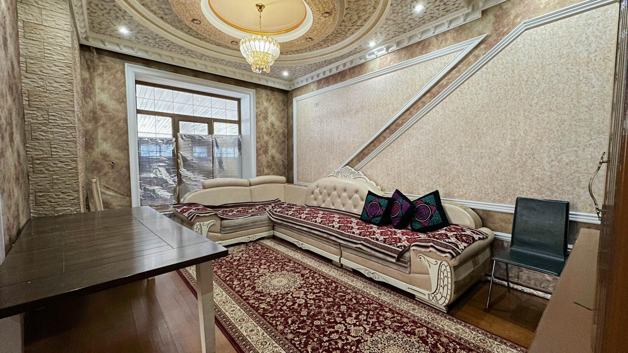 6-комнантный квартира, 250.0 м²,Толебаева за 130 000 000