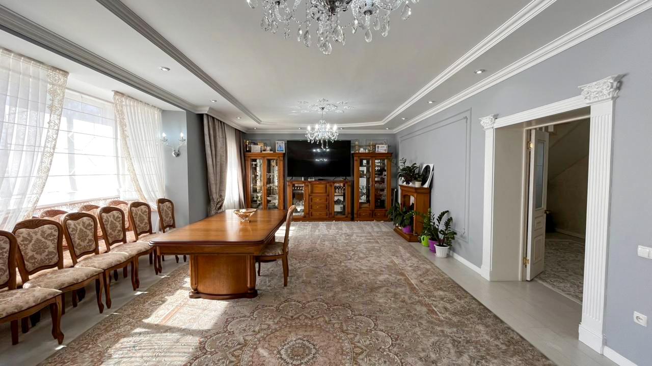 5-комнантный квартира, 185.0 м²,Кабанбай Батыра за 60 000 000