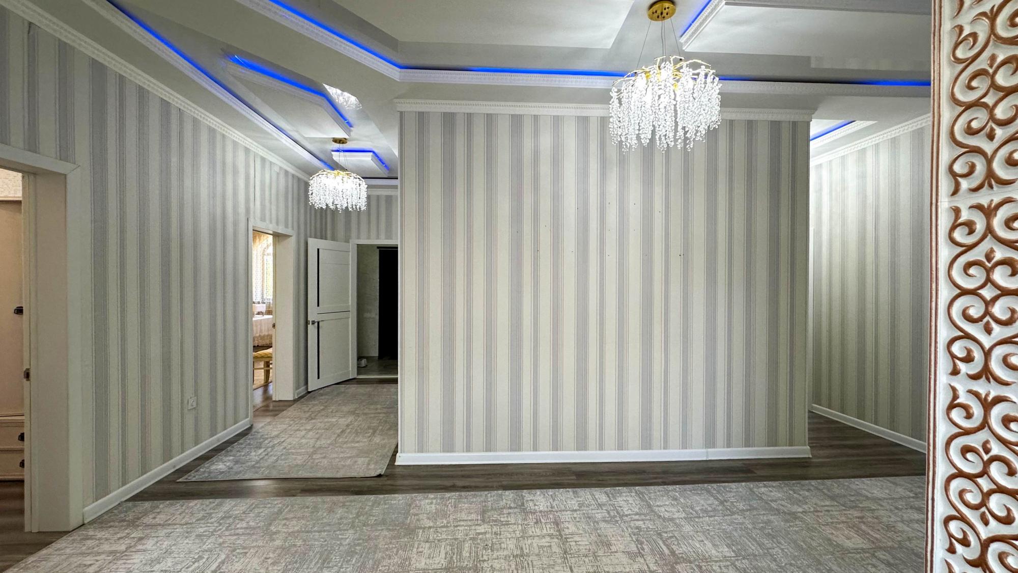 6-комнантный квартира, 160.0 м²,Есенберлина за 63 000 000