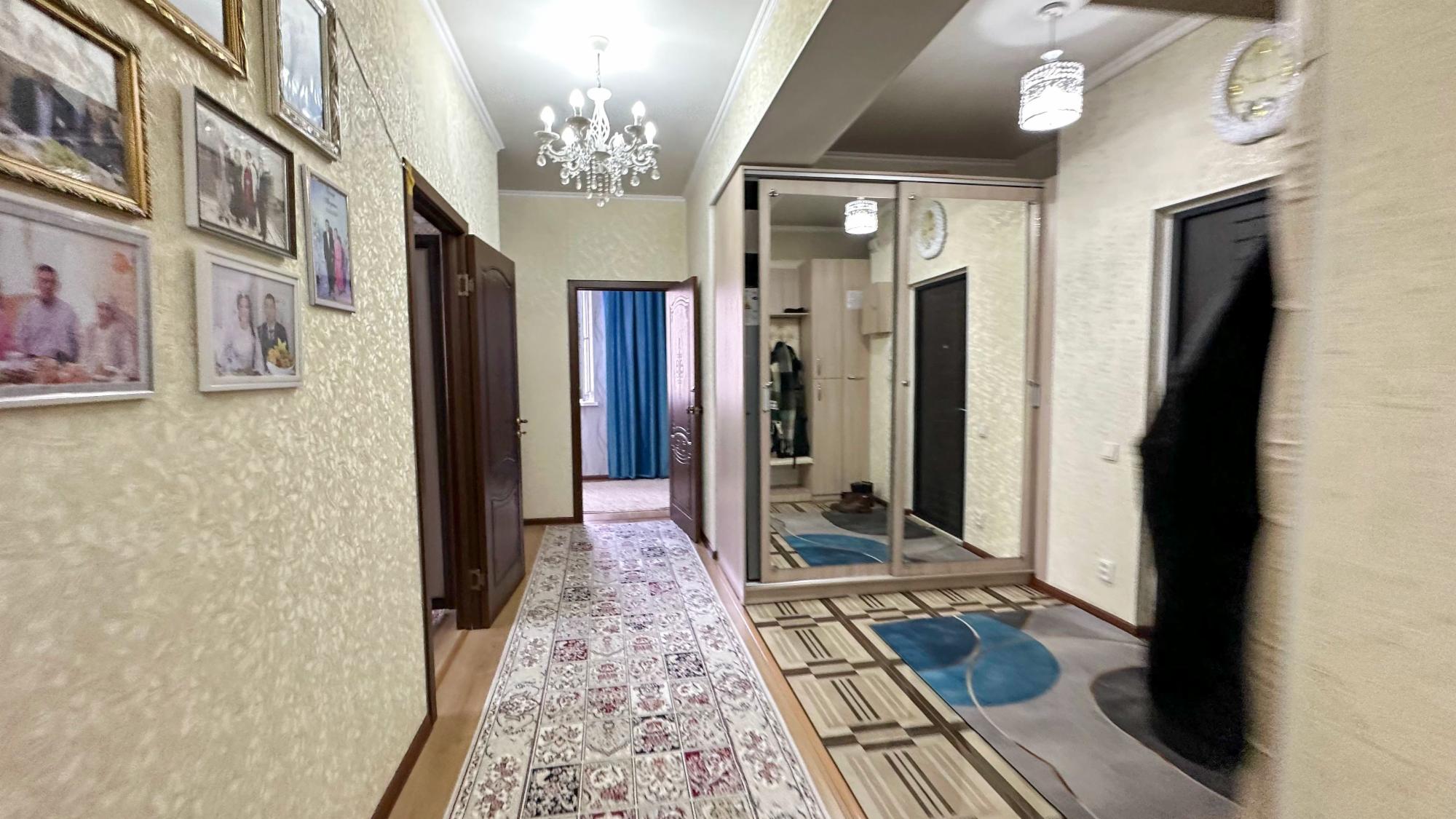 4-комнантная квартира, 111.0 м²,5 мкр за 39 000 000