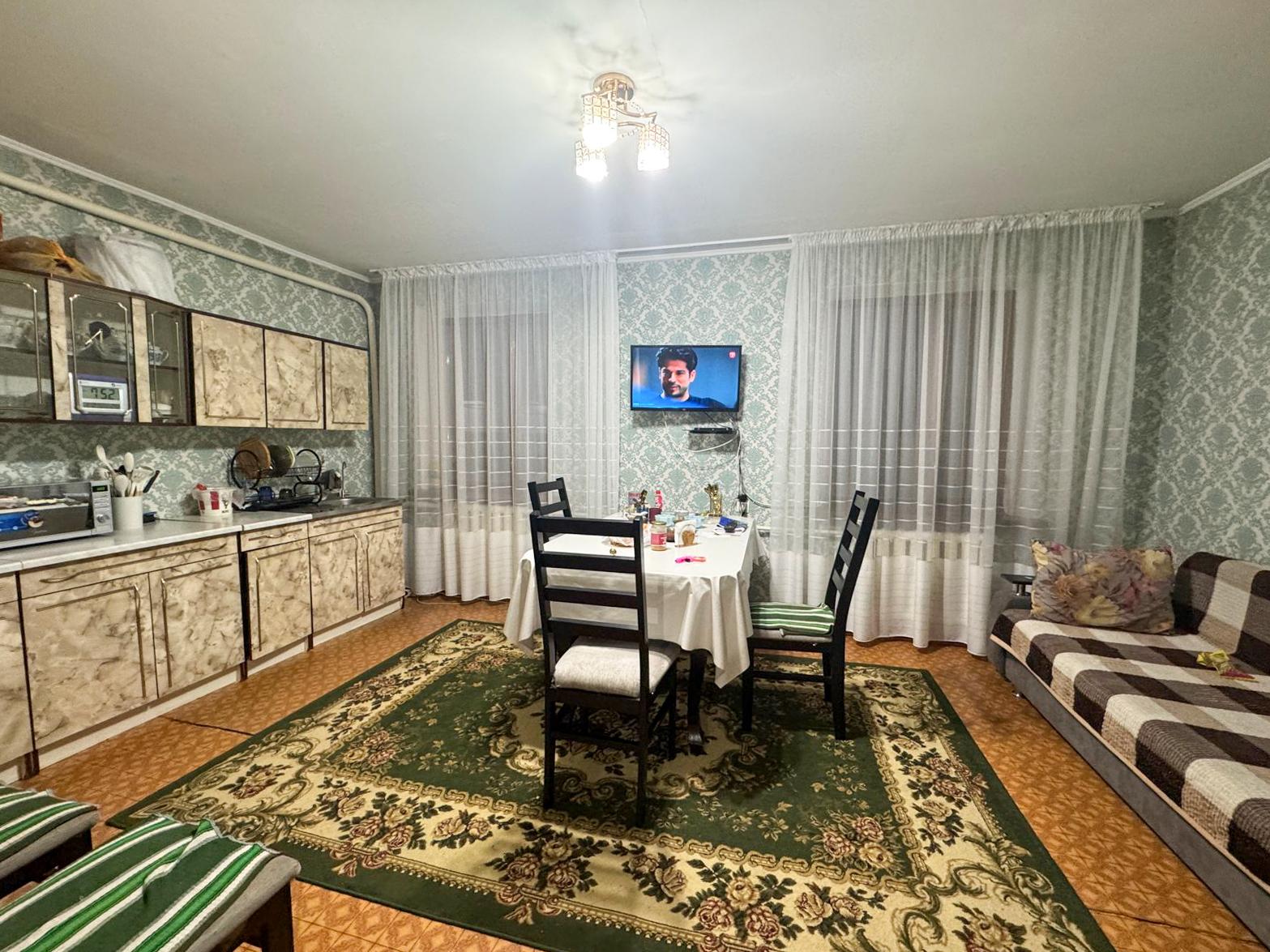 4-комнантный квартира, 127.0 м²,Карамурзанова за 25 800 000