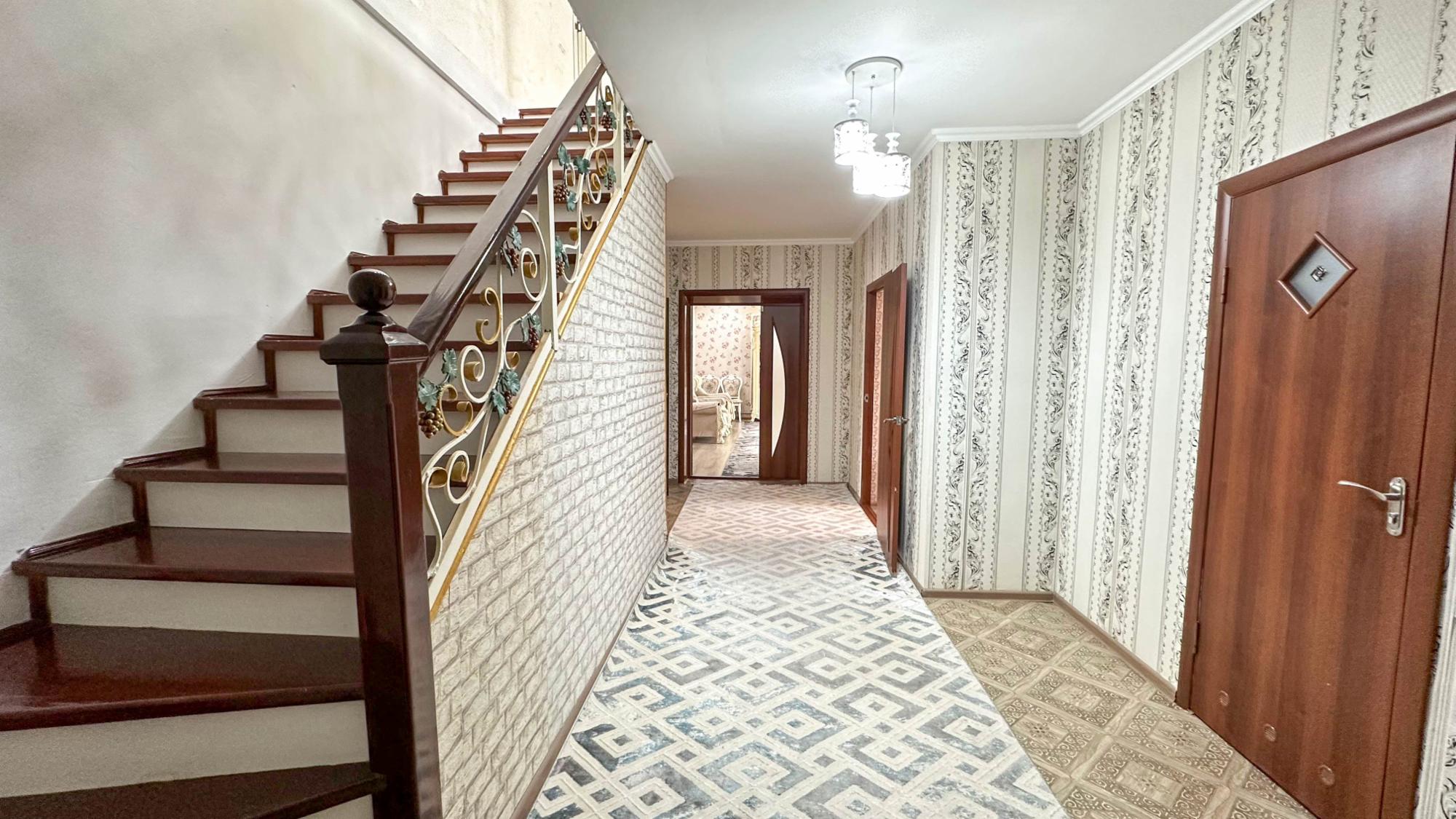 9-комнантный квартира, 300.0 м²,Алмалыбак за 87 000 000