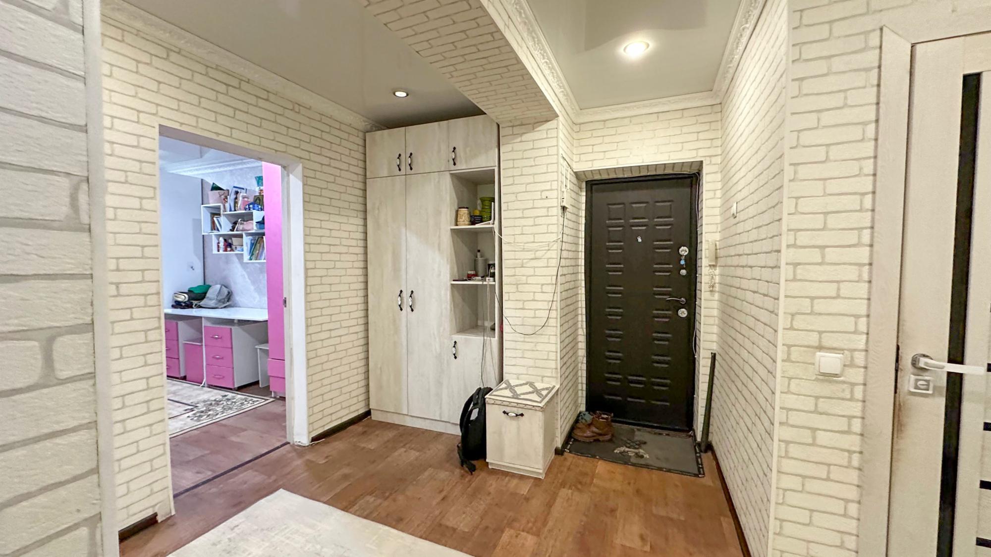 4-комнантная квартира, 91.0 м²,4 мкр за 32 300 000