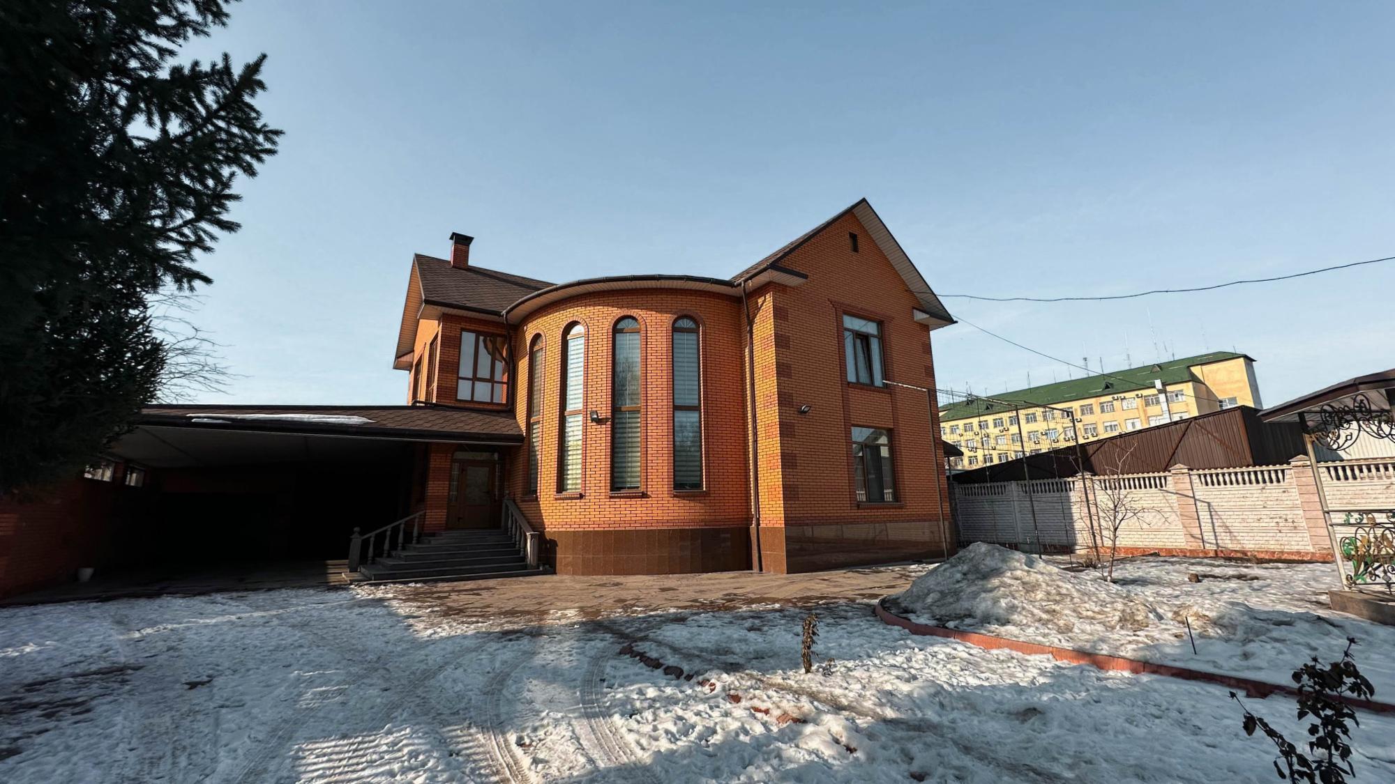 6-комнантный квартира, 250.0 м²,Толебаева за 130 000 000