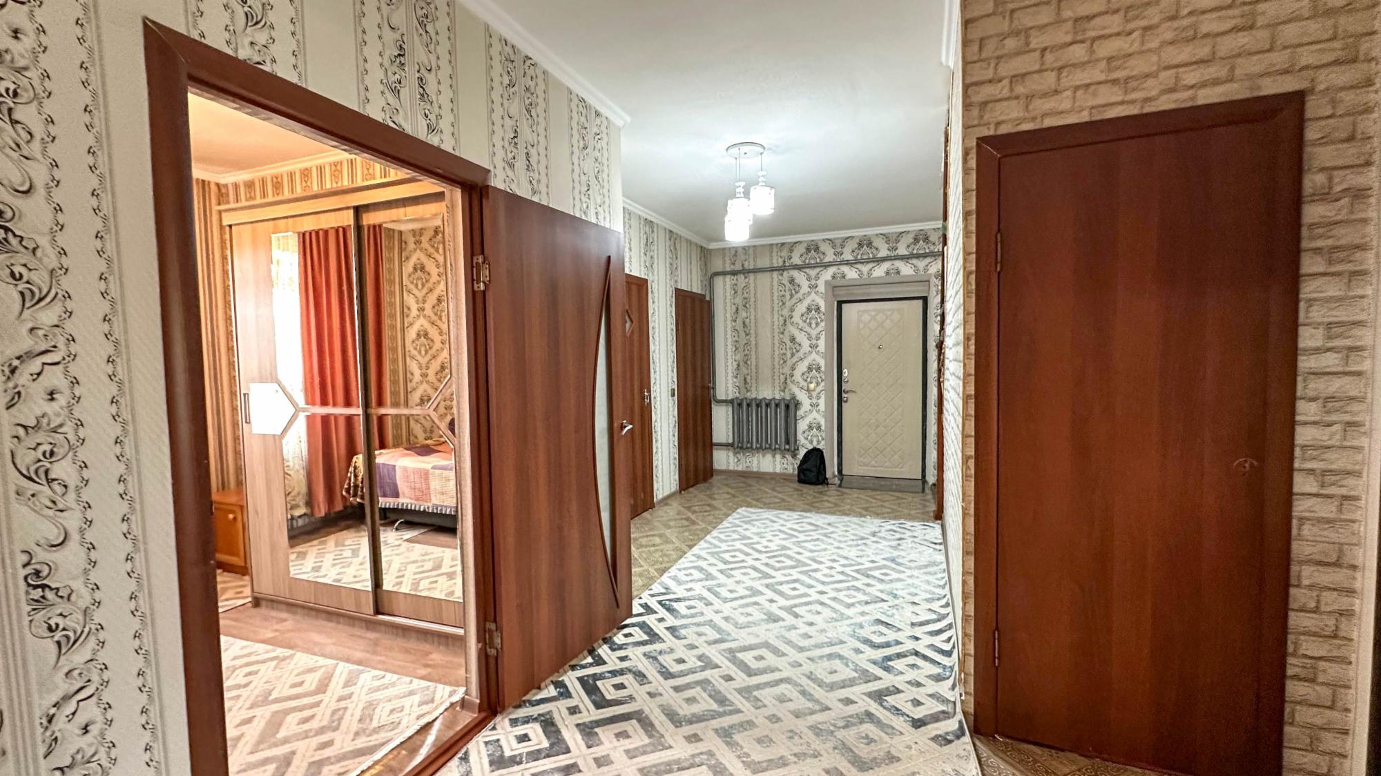 9-комнантный квартира, 300.0 м²,Алмалыбак за 87 000 000