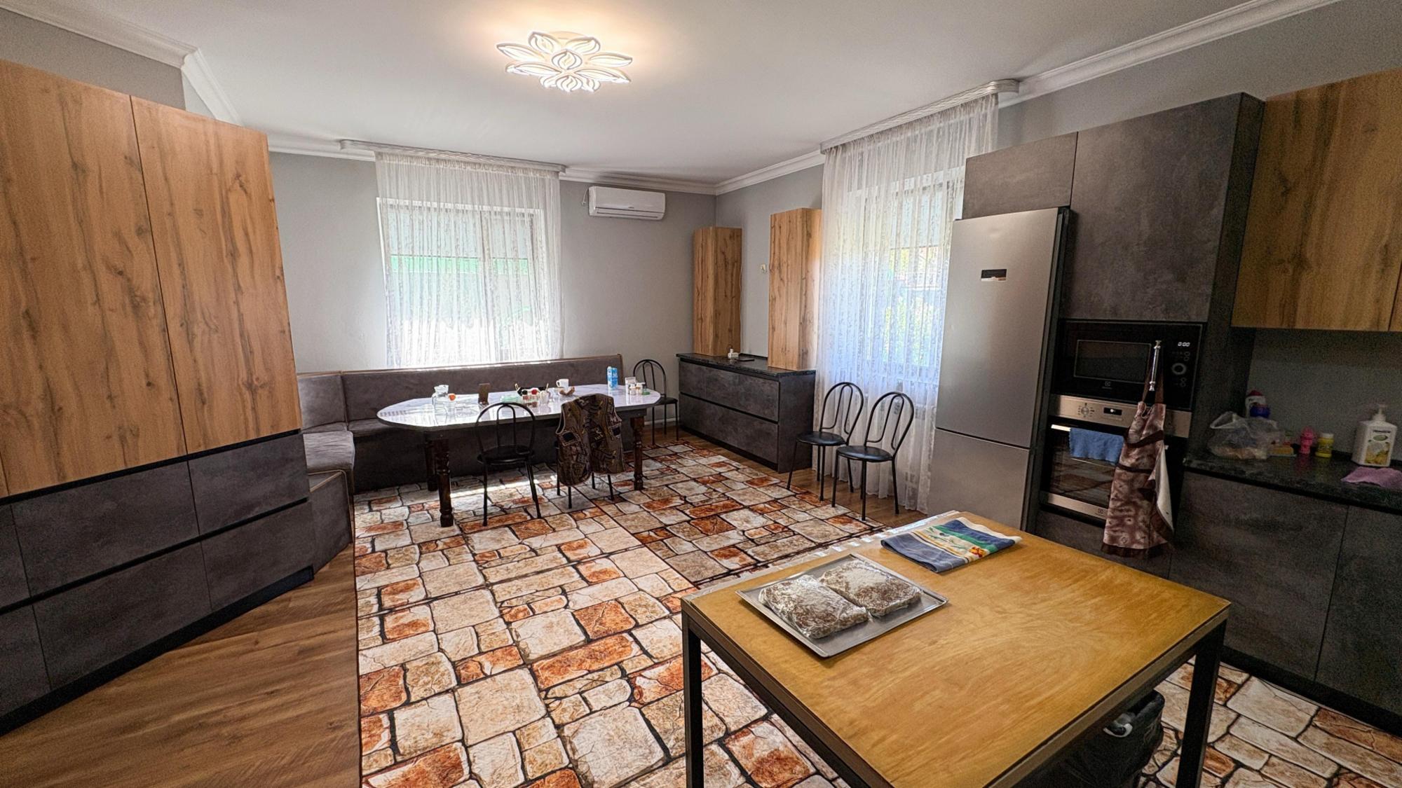 6-комнантный квартира, 300.0 м²,Талдыкорганская за 115 000 000