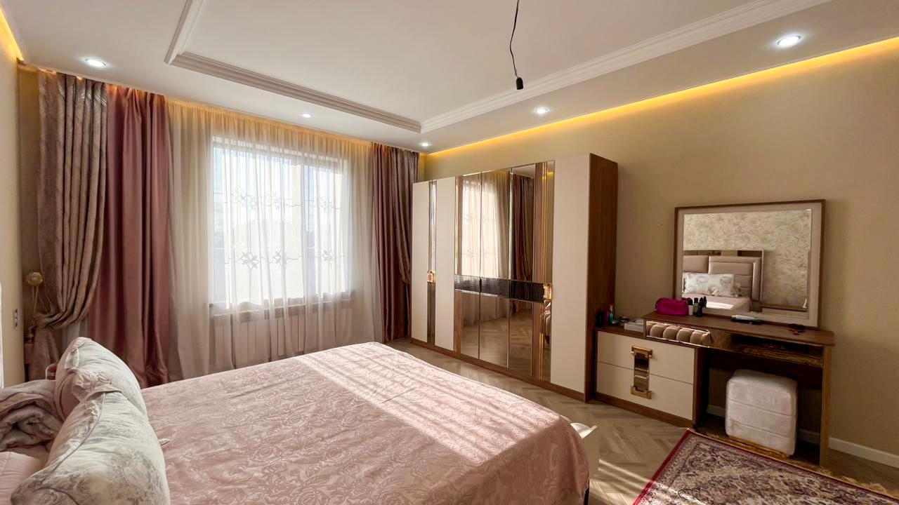 6-комнантный квартира, 236.0 м²,Ак бастау за 120 000 000