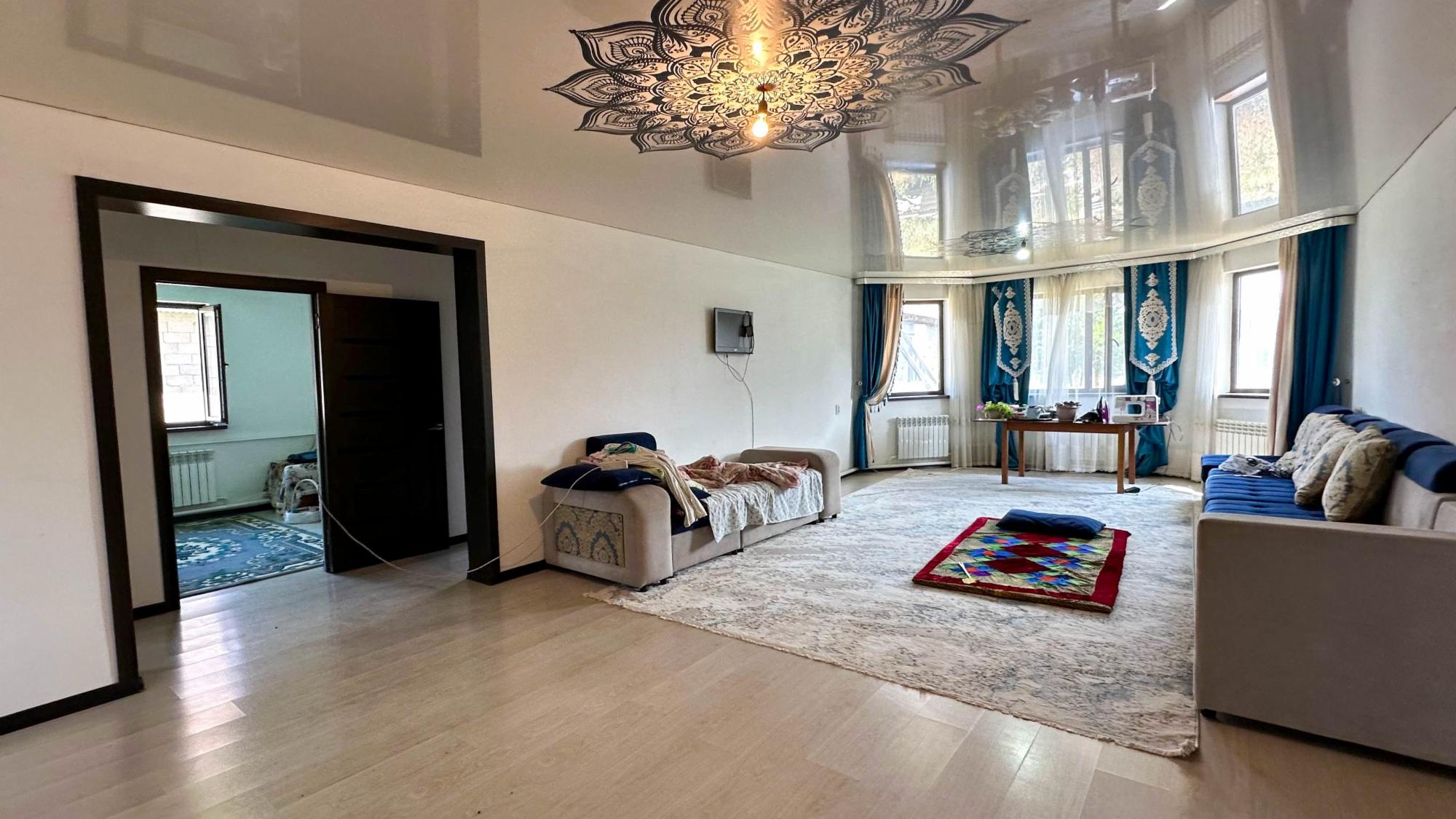 5-комнантный квартира, 165.0 м²,Жексыгельдинова за 35 000 000