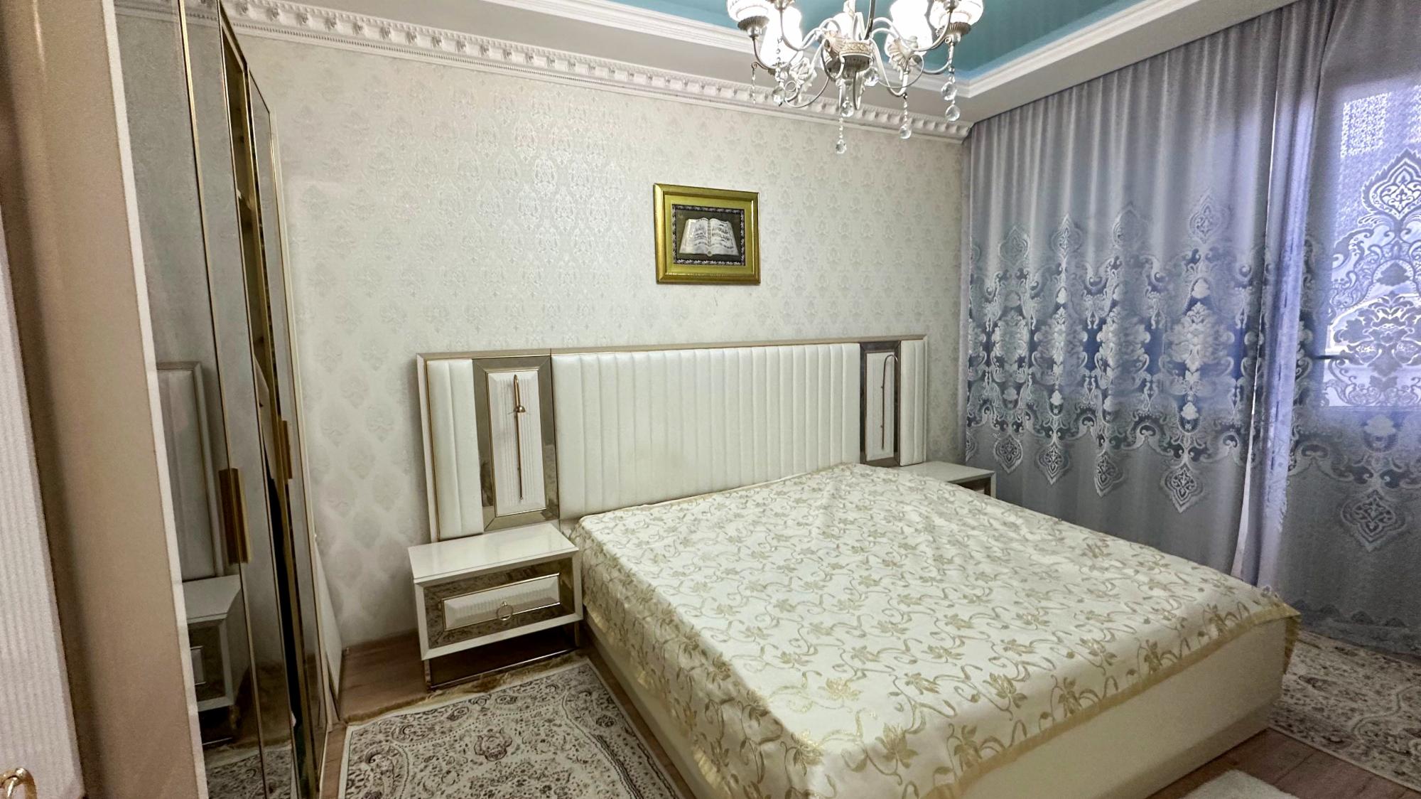 4-комнантная квартира, 143.0 м²,Муратбаева за 60 000 000