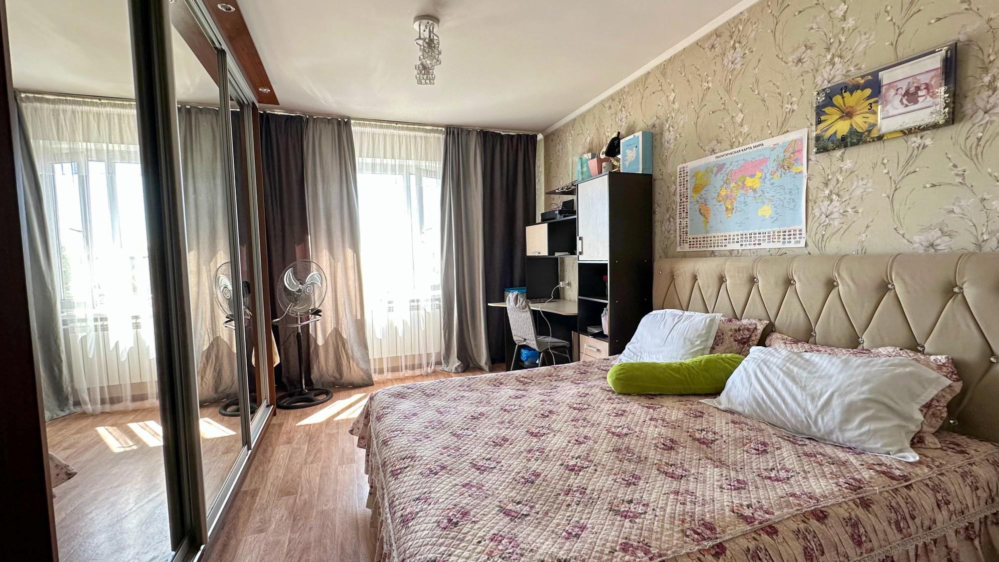 4-комнантная квартира, 90.0 м²,мкр Мушелтой за 29 000 000