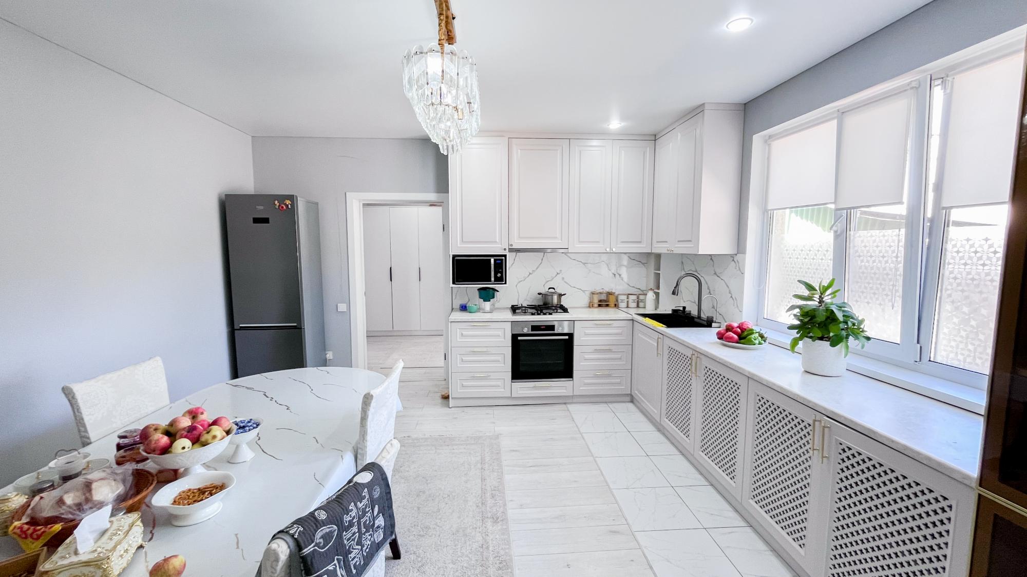 6-комнантный квартира, 170.5 м²,Нахимова за 65 000 000
