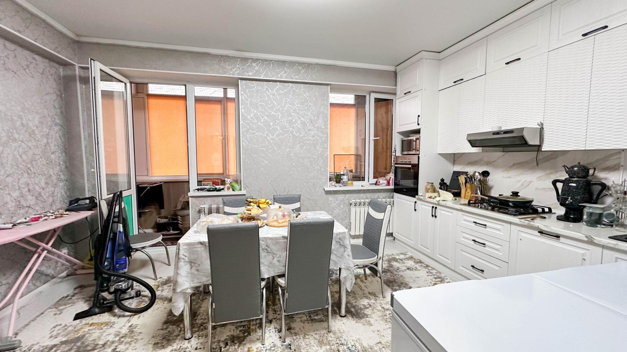 4-комнантная квартира, 130.0 м²,5 мкр за 45 000 000
