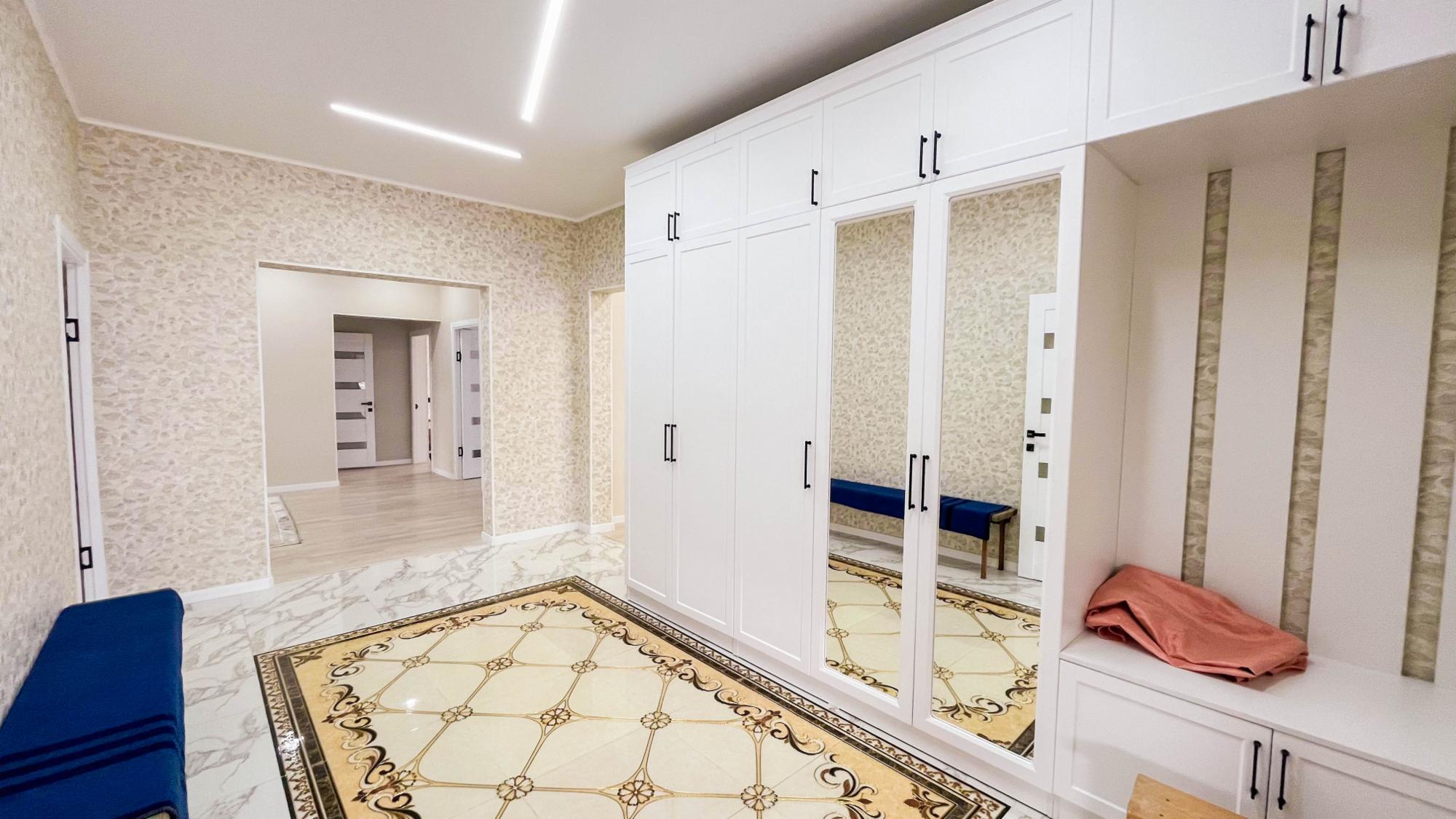 5-комнантный квартира, 200.9 м²,Баян батыра за 57 000 000