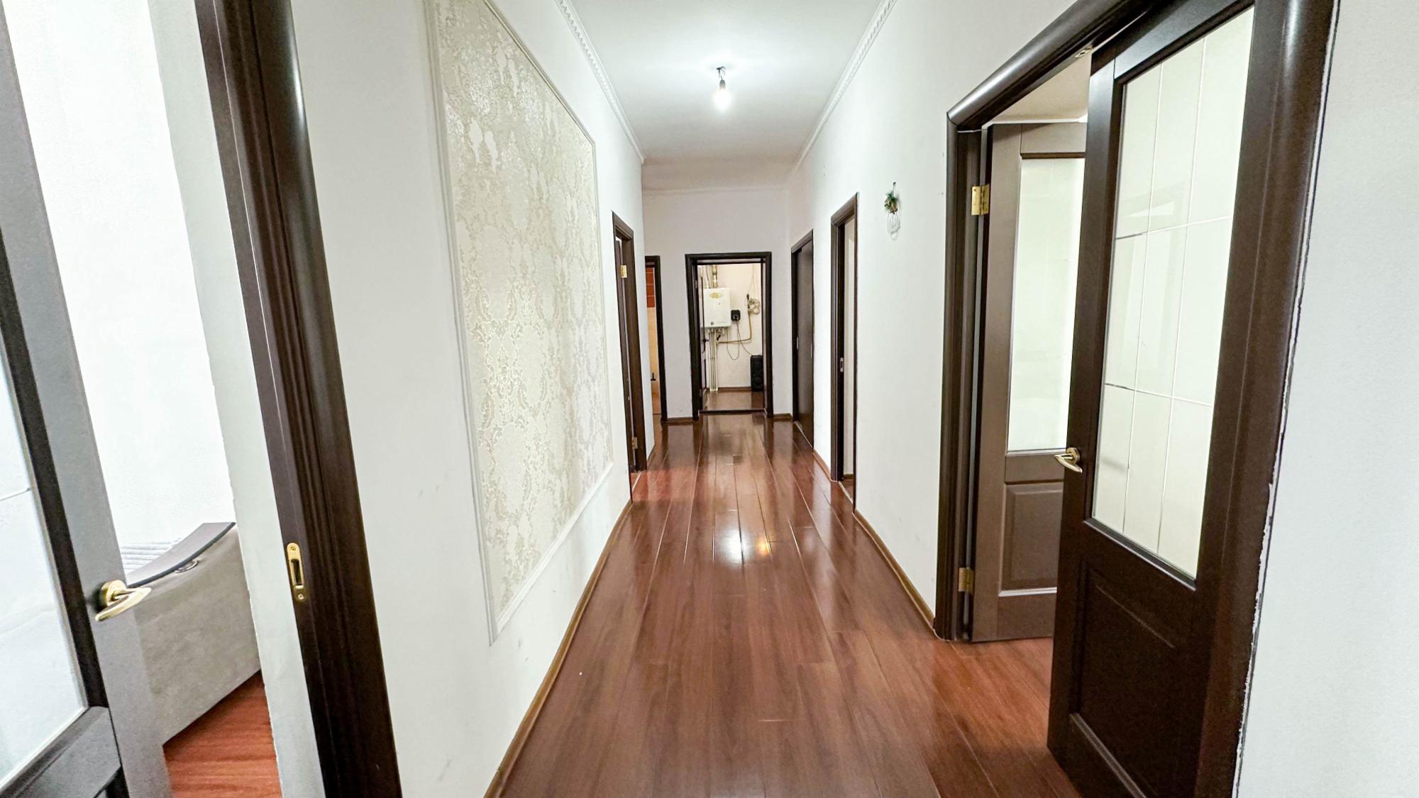 10-комнантный квартира, 410.0 м²,мкр Жастар за 52 000 000