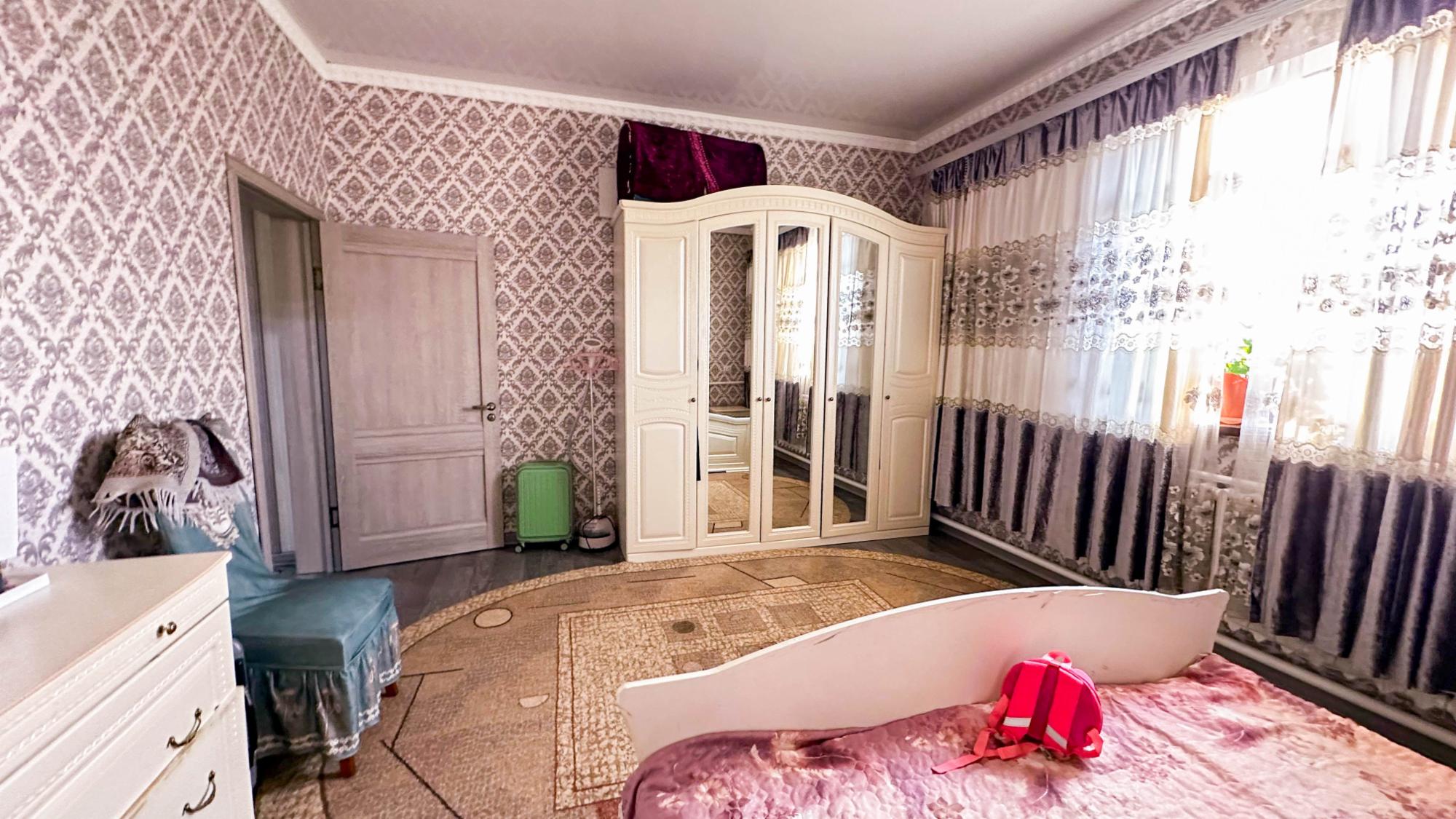 5-комнантный квартира, 196.0 м²,Жылысай за 60 000 000