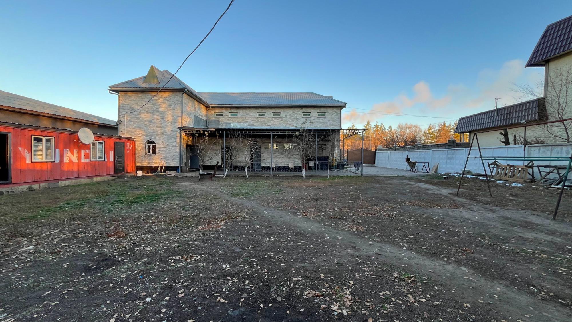 4-комнантный квартира, 340.0 м²,Желтоксан за 66 500 000