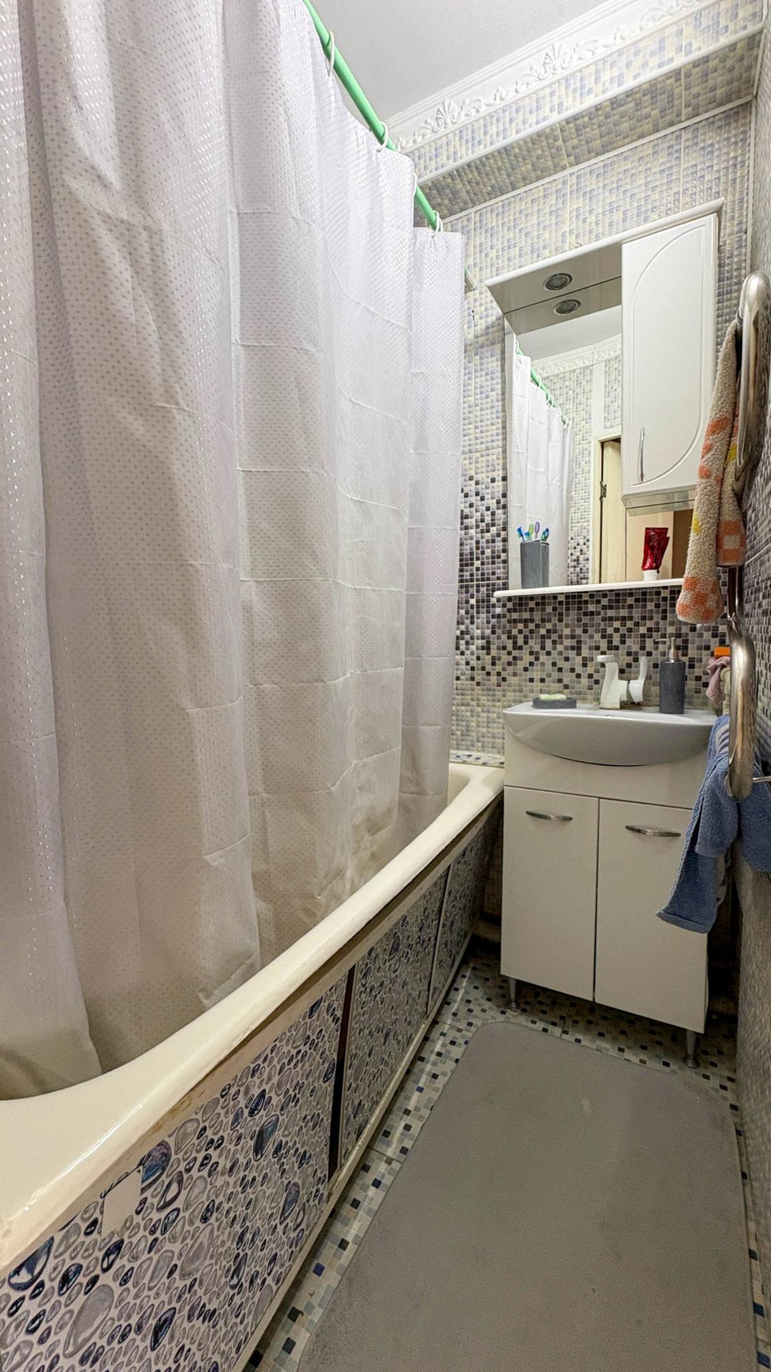 4-комнантная квартира, 74.2 м²,4 мкр за 22 000 000