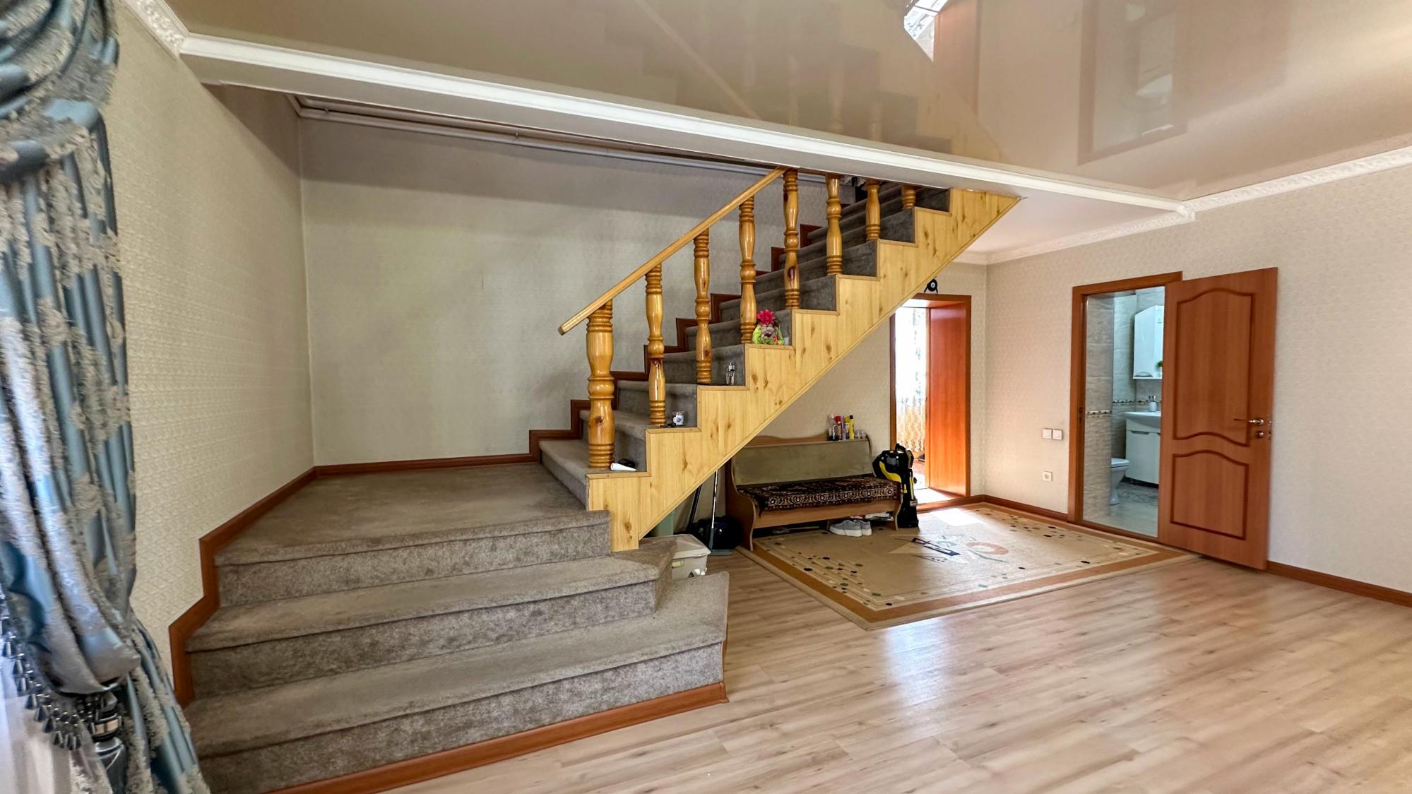 7-комнантный квартира, 263.0 м²,Базарбаева за 75 000 000