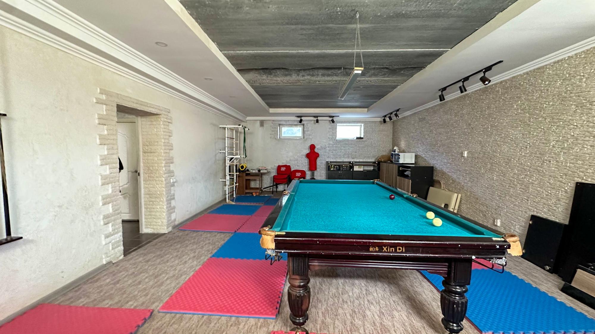 8-комнантный квартира, 300.0 м²,Каратальская за 110 000 000