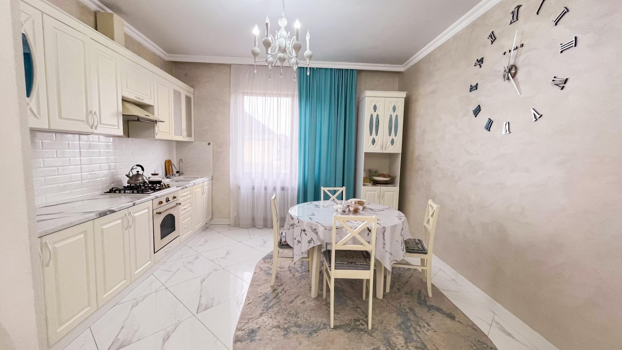 3-комнантный квартира, 125.0 м²,Шанышева за 38 000 000