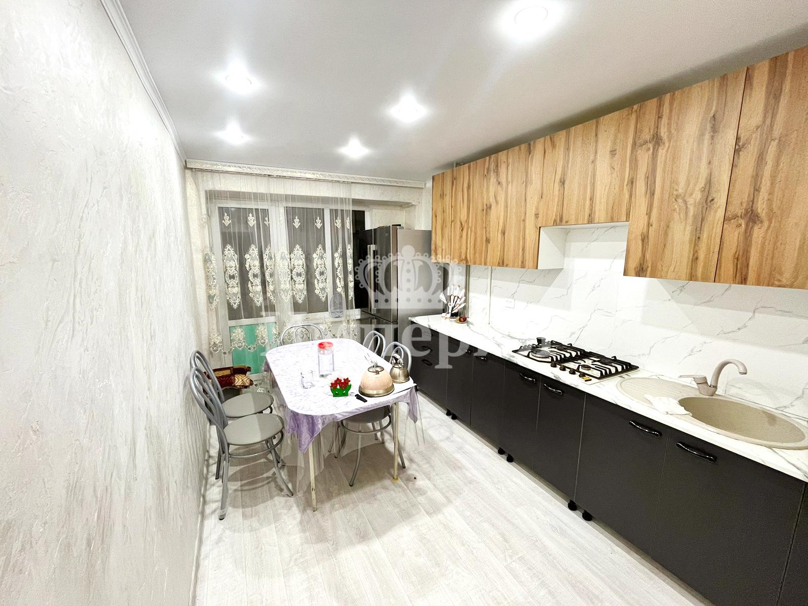 3-комнантная квартира, 64.0 м²,5 мкр за 18 300 000