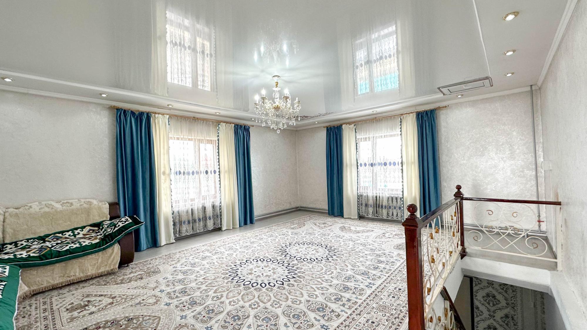 9-комнантный квартира, 300.0 м²,Алмалыбак за 87 000 000