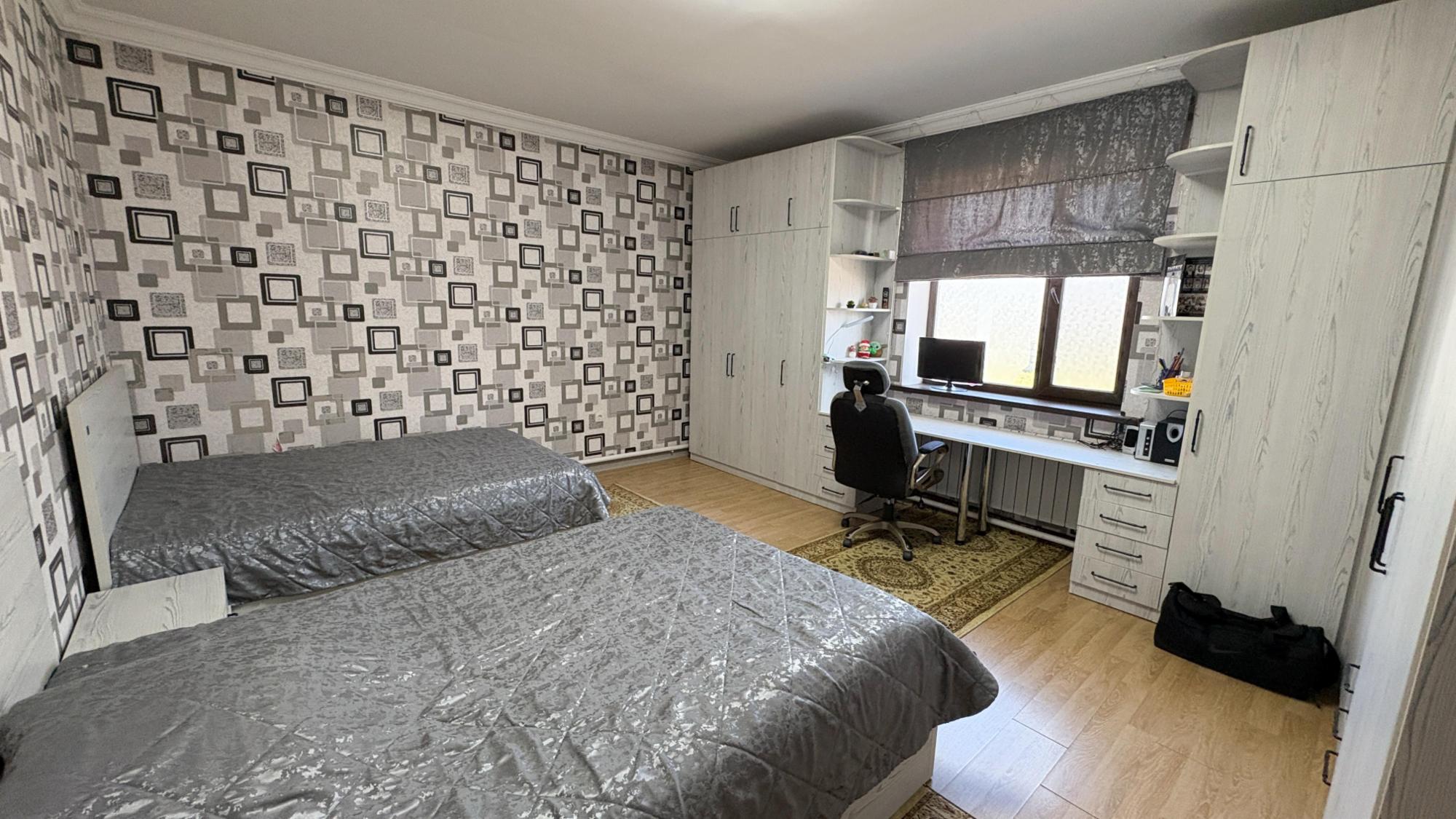 6-комнантный квартира, 300.0 м²,Талдыкорганская за 115 000 000