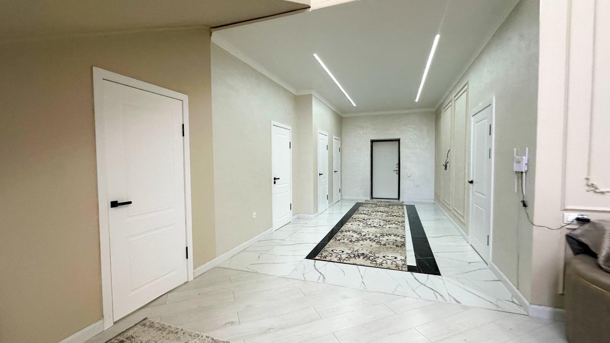 6-комнантный квартира, 280.0 м²,Аксуйская за 101 000 000