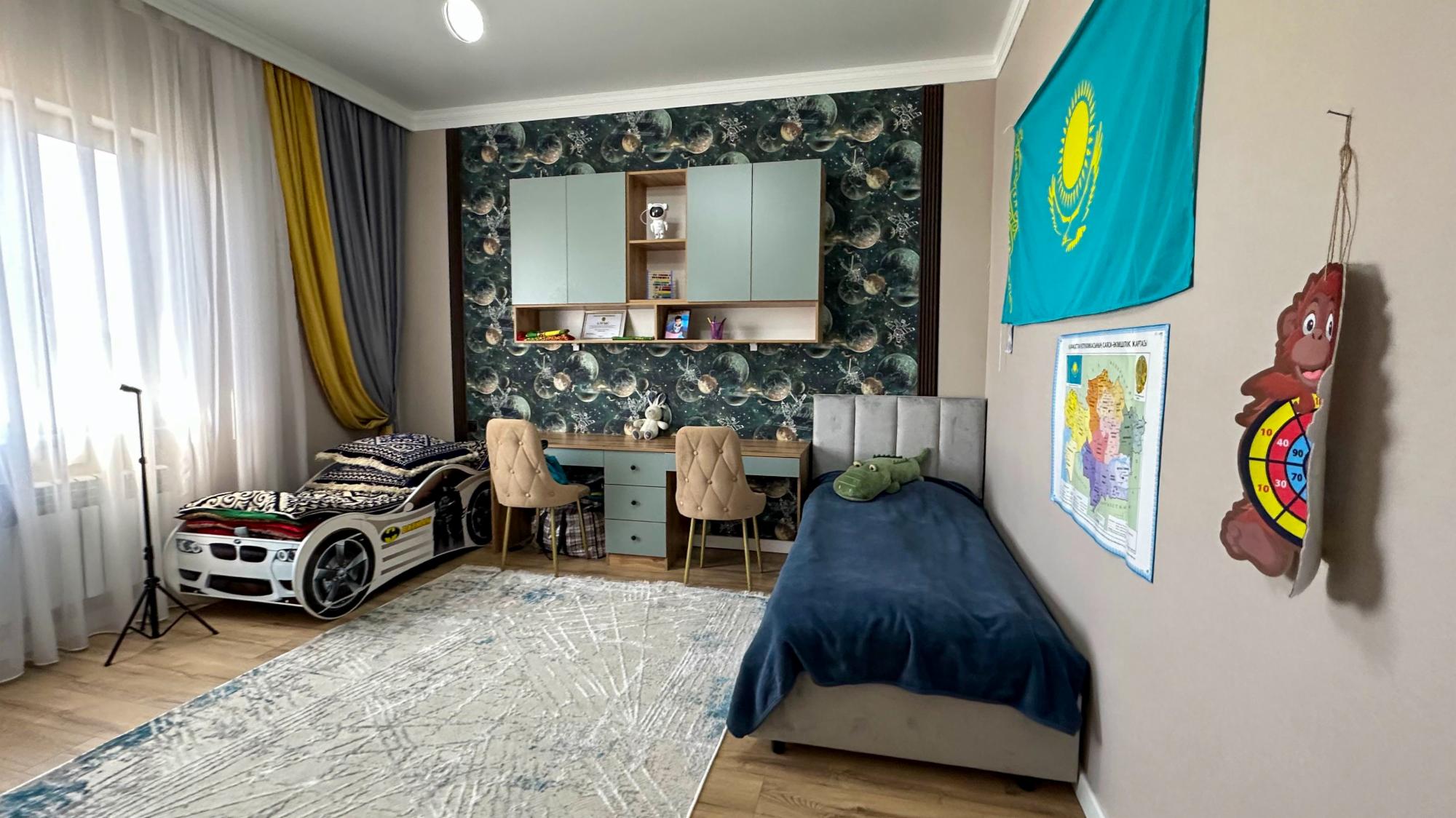 6-комнантный квартира, 200.0 м²,Байтурсынова за 57 000 000