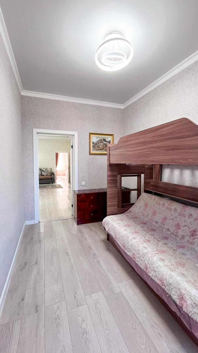 9-комнантный квартира, 215.0 м²,Коктем за 100 000 000