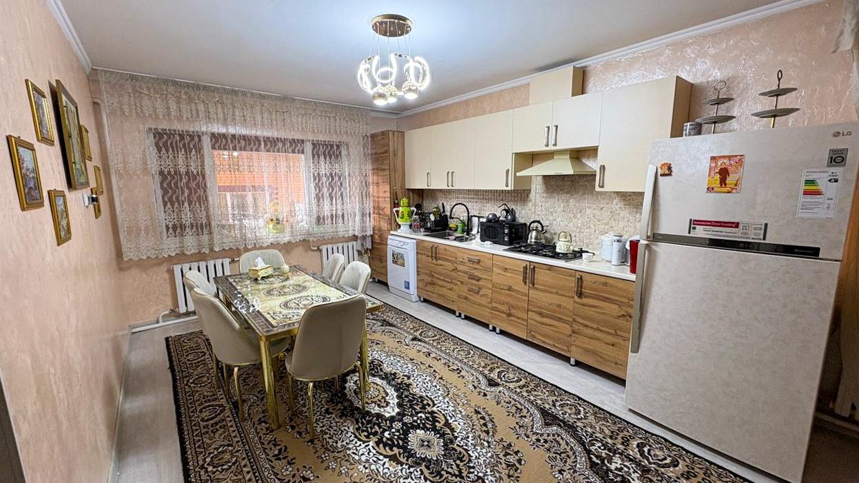 4-комнантный квартира, 160.0 м²,Ескельды Би за 60 000 000