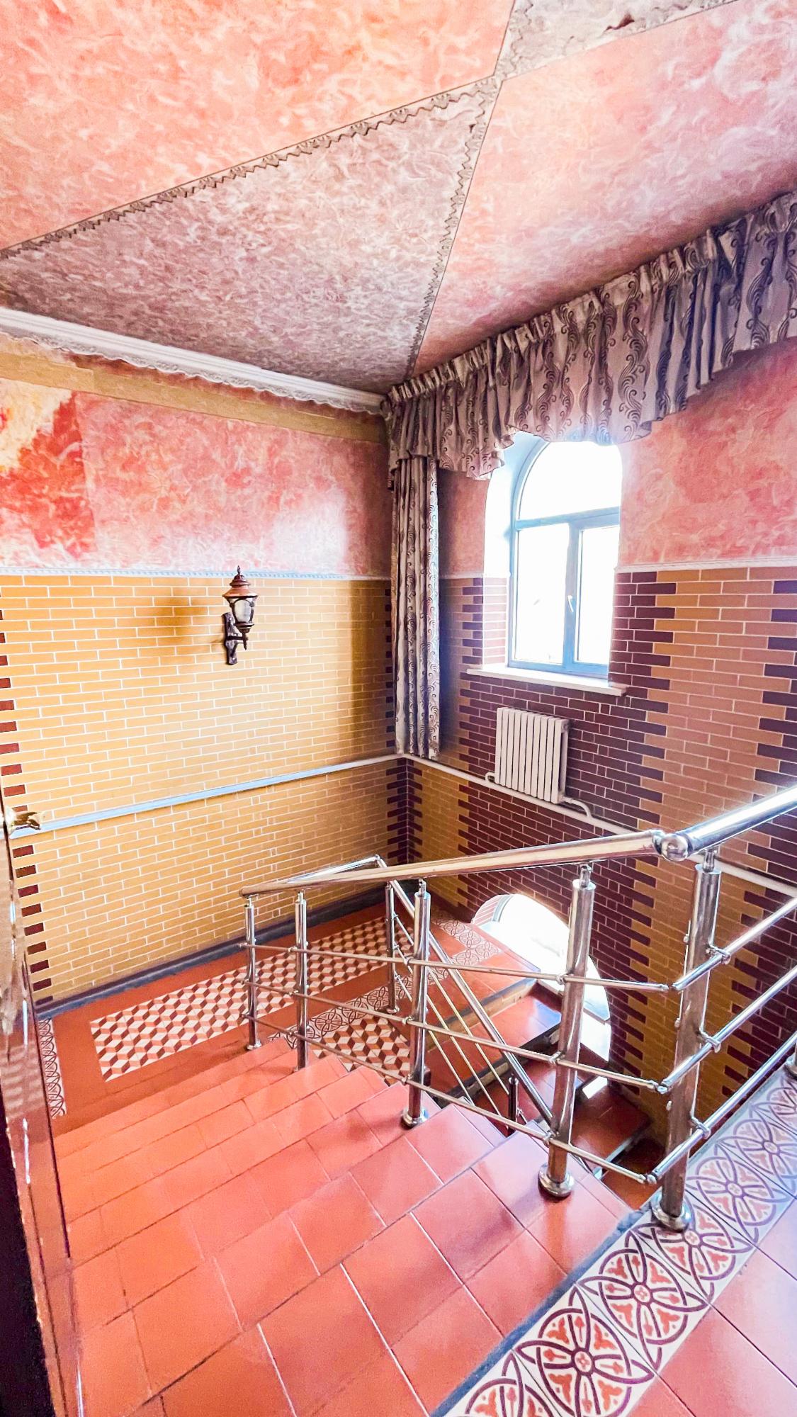 15-комнантный квартира, 720.0 м²,Кабанбай Батыра за 370 000 000