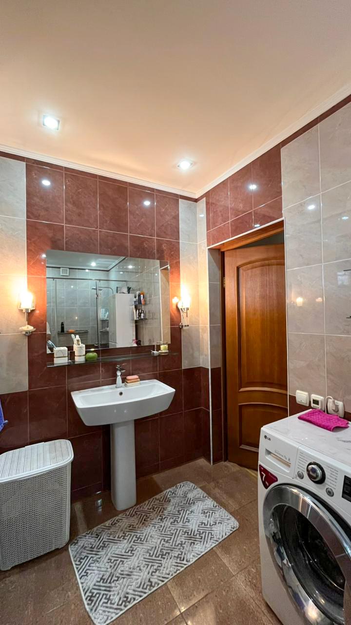 6-комнантный квартира, 198.0 м²,Центр за 65 000 000