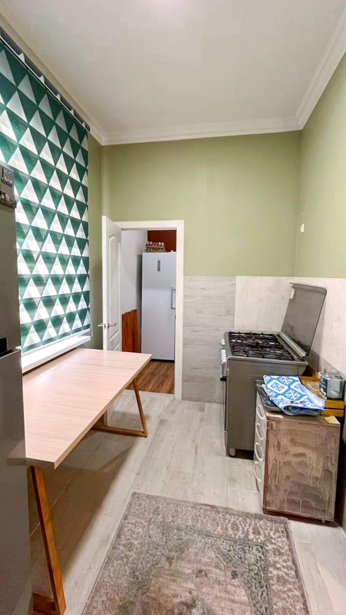 6-комнантный квартира, 300.0 м²,Базарбаева за 130 000 000