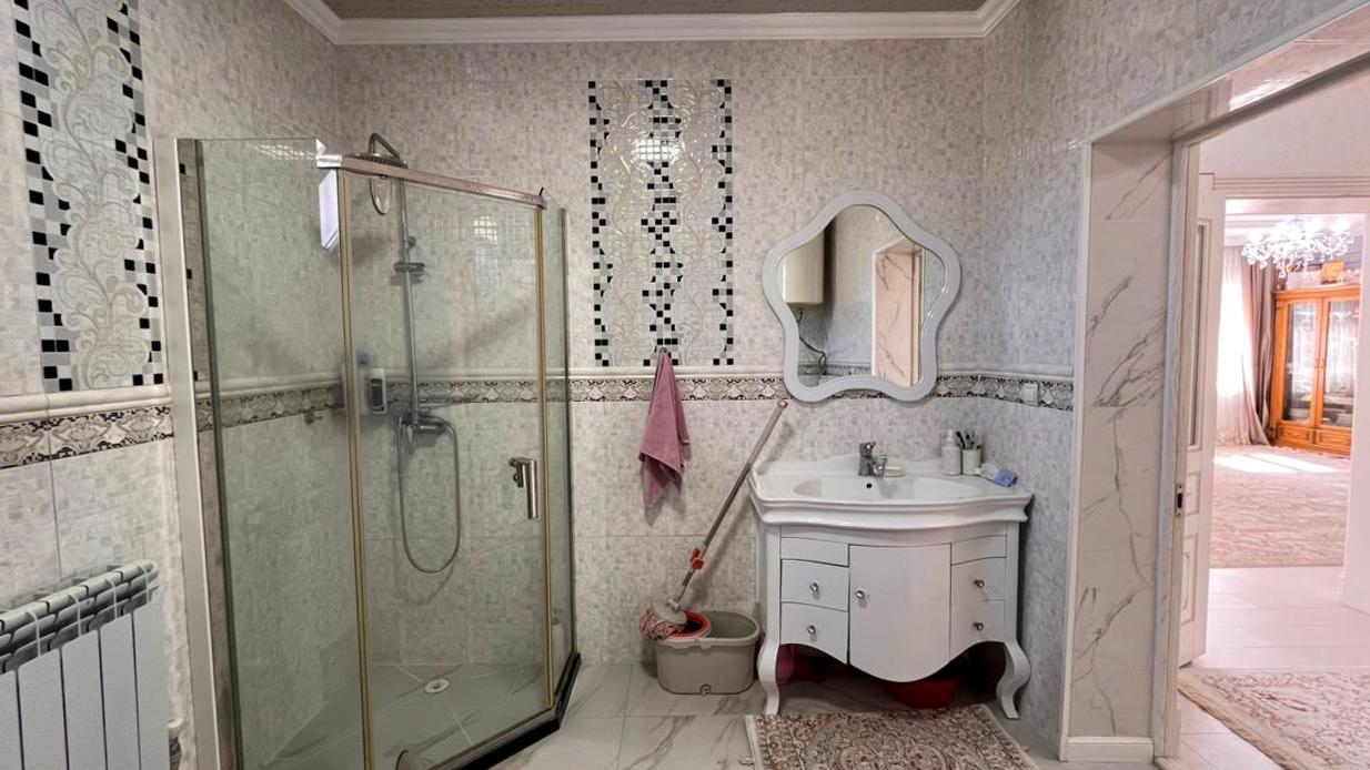 5-комнантный квартира, 185.0 м²,Кабанбай Батыра за 60 000 000