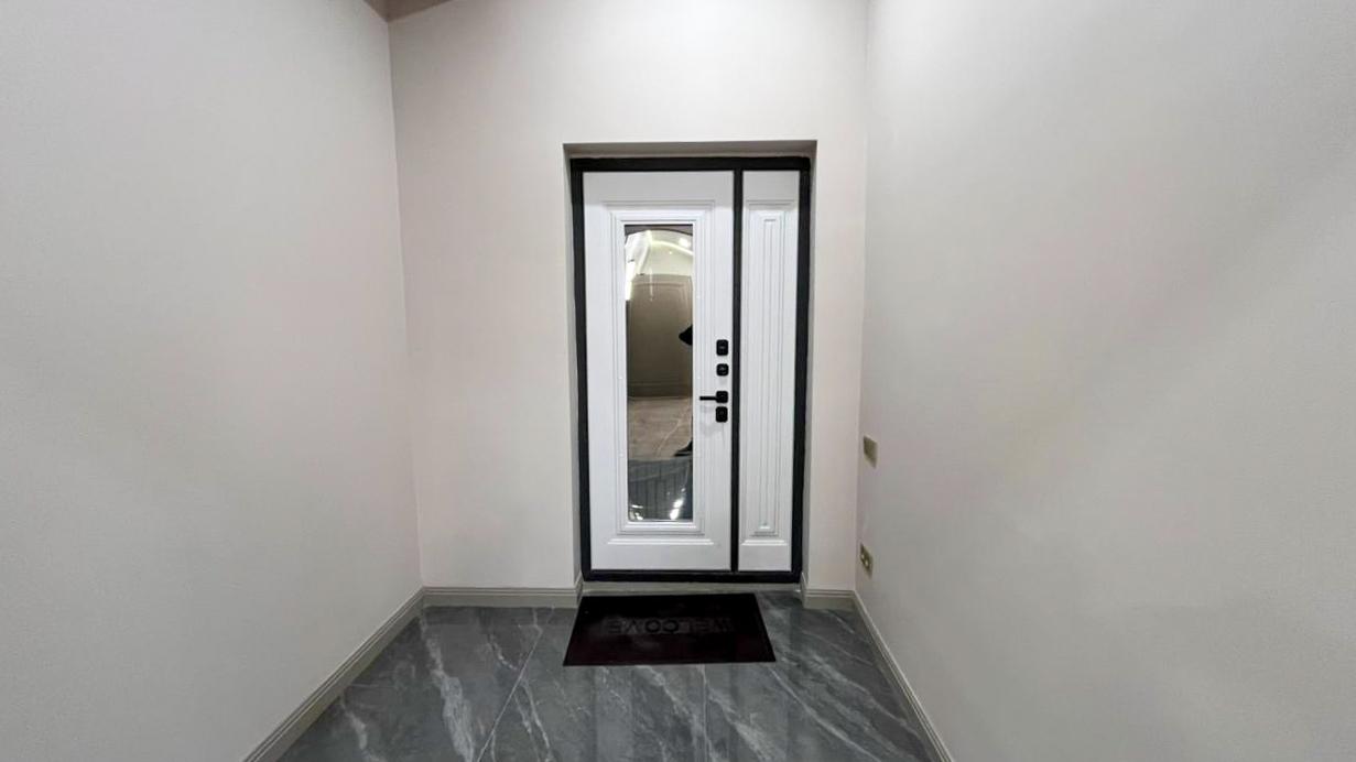 4-комнантный квартира, 200.0 м²,Абая за 69 000 000