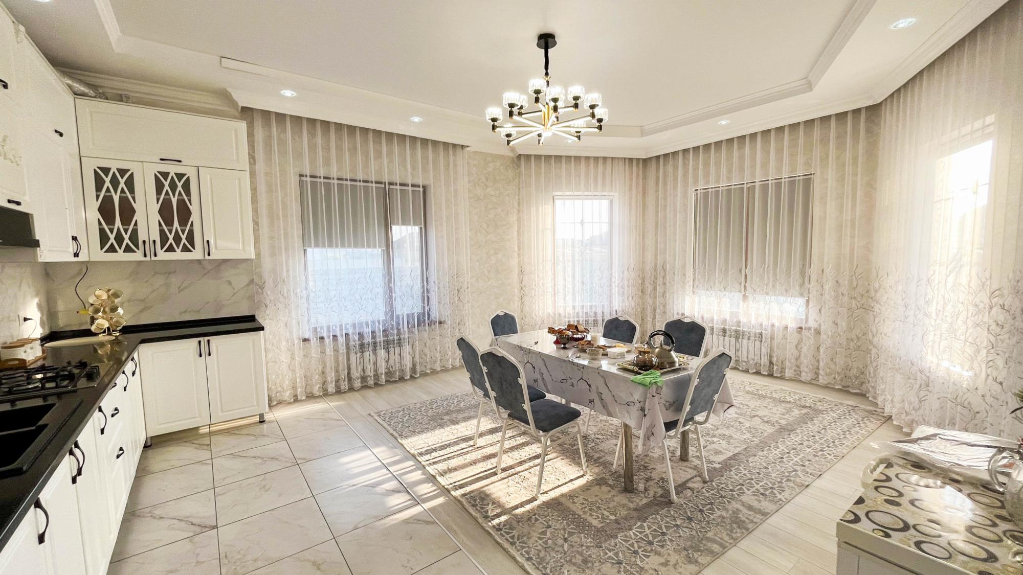 5-комнантный квартира, 226.0 м²,Амангельды за 45 000 000