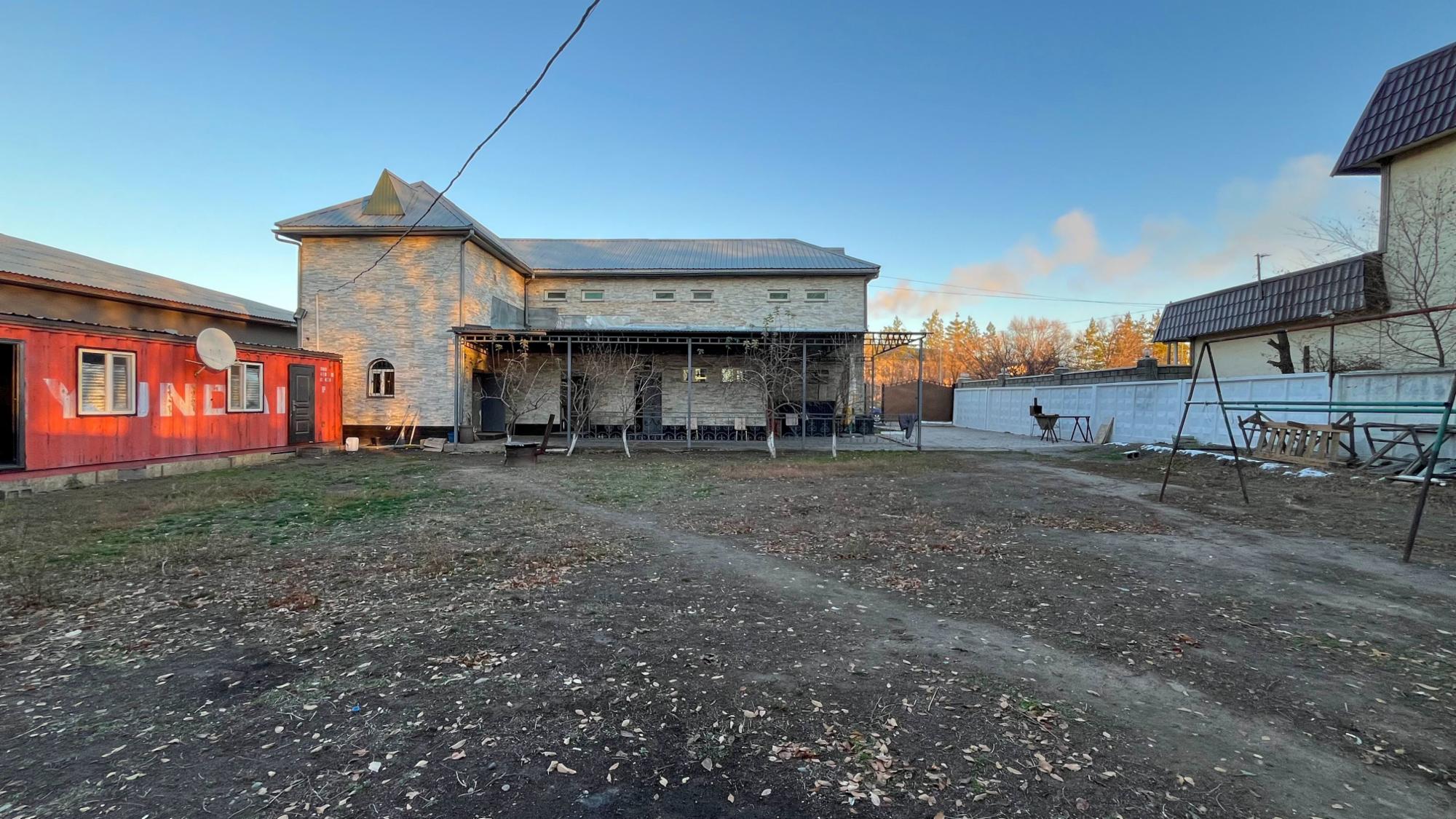 4-комнантный квартира, 340.0 м²,Желтоксан за 66 500 000