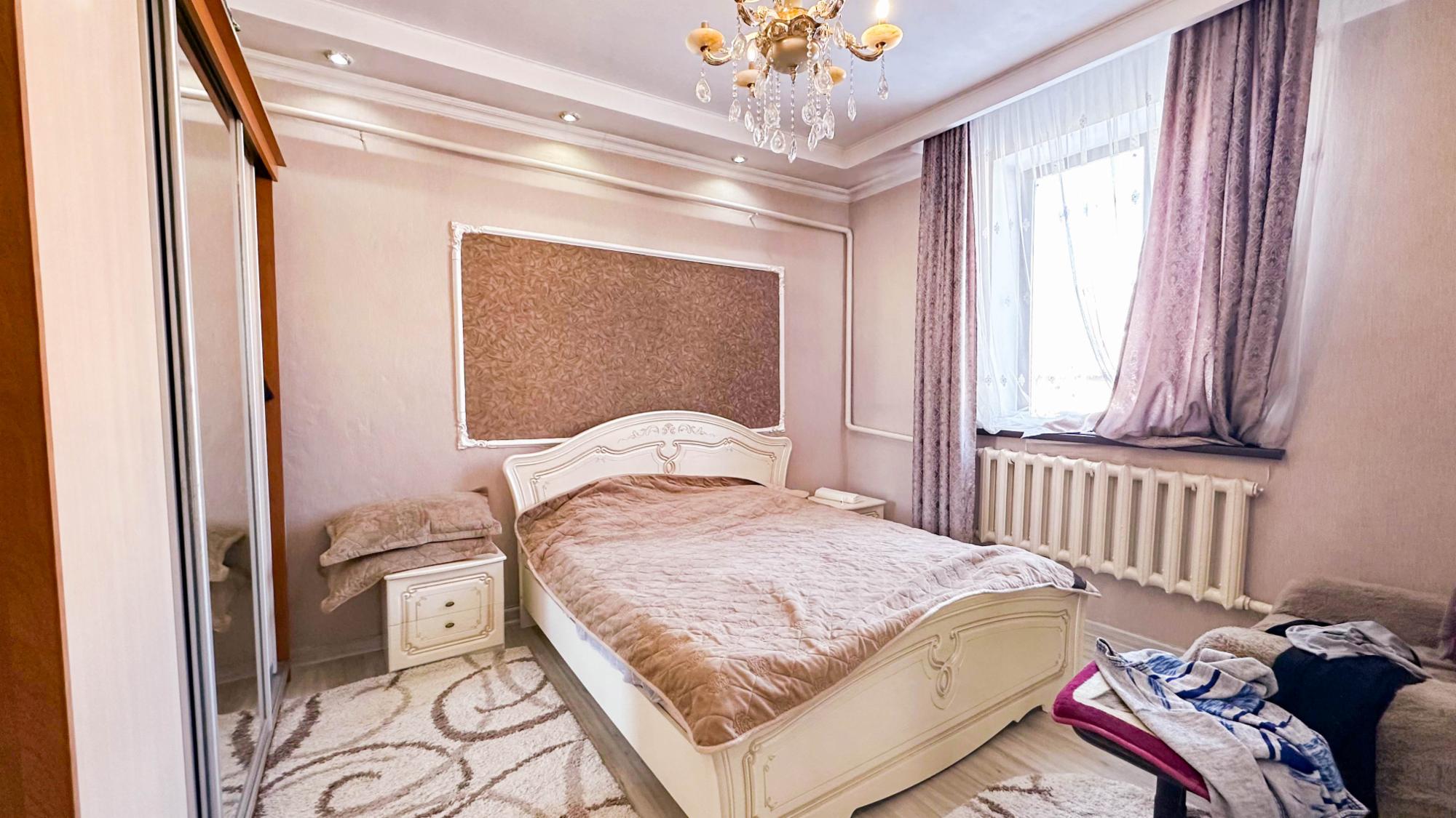 6-комнантный квартира, 132.0 м²,Айманова за 60 000 000